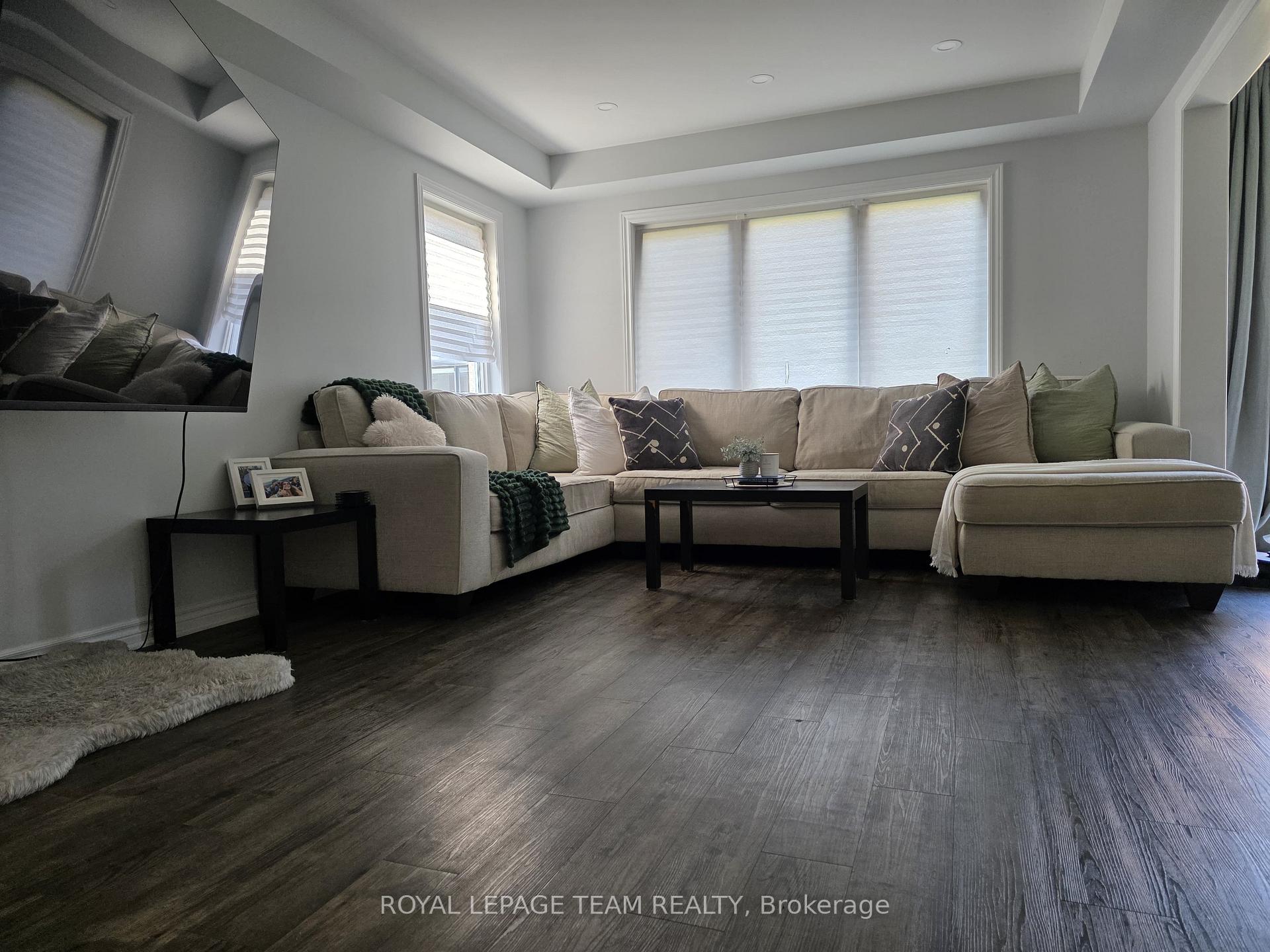 Photo 4 of 130 Lanceleaf Way, Ottawa, Kanata - Emerald Meadows/Trailwest — HOMEH