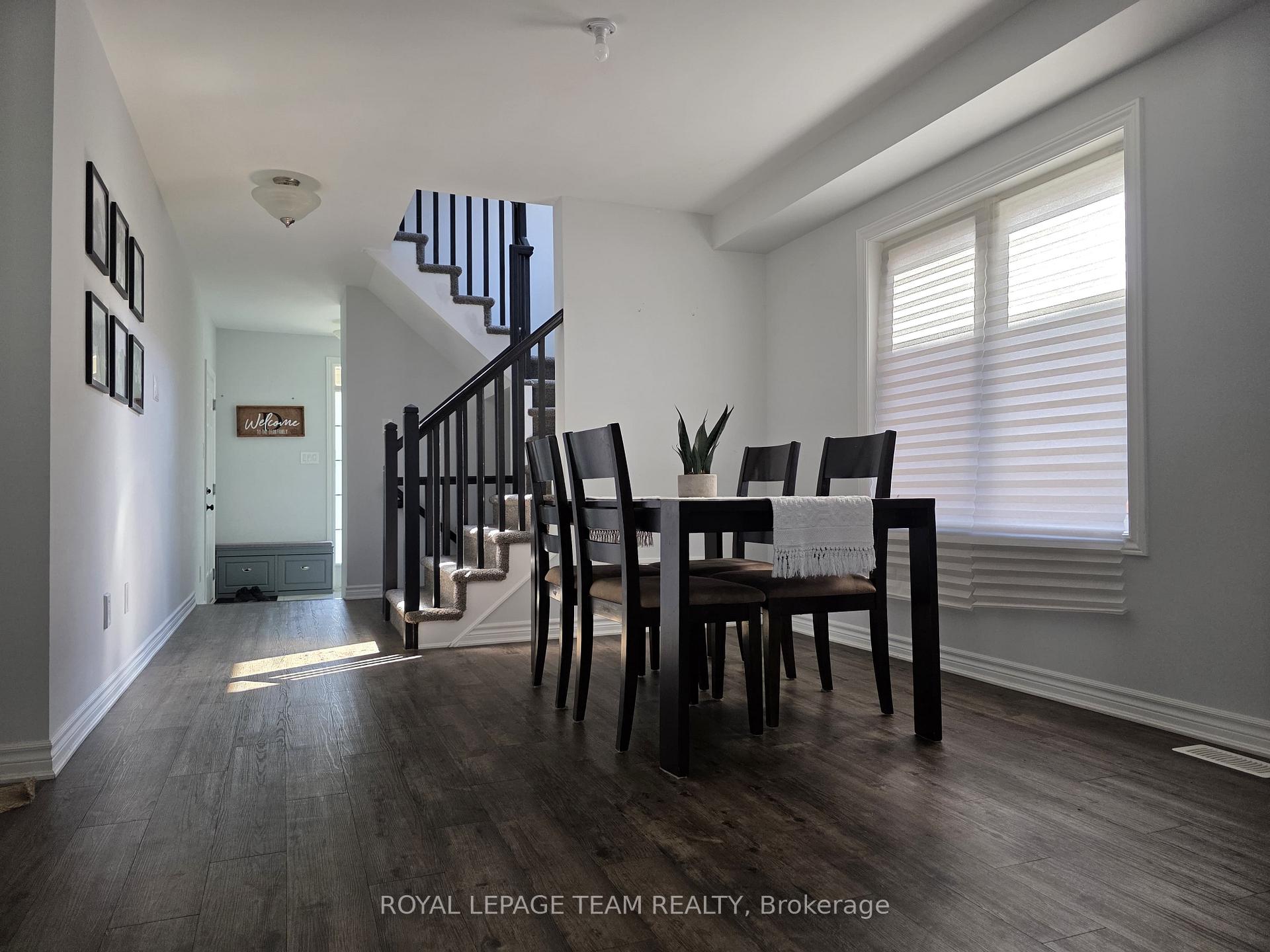 Photo 5 of 130 Lanceleaf Way, Ottawa, Kanata - Emerald Meadows/Trailwest — HOMEH