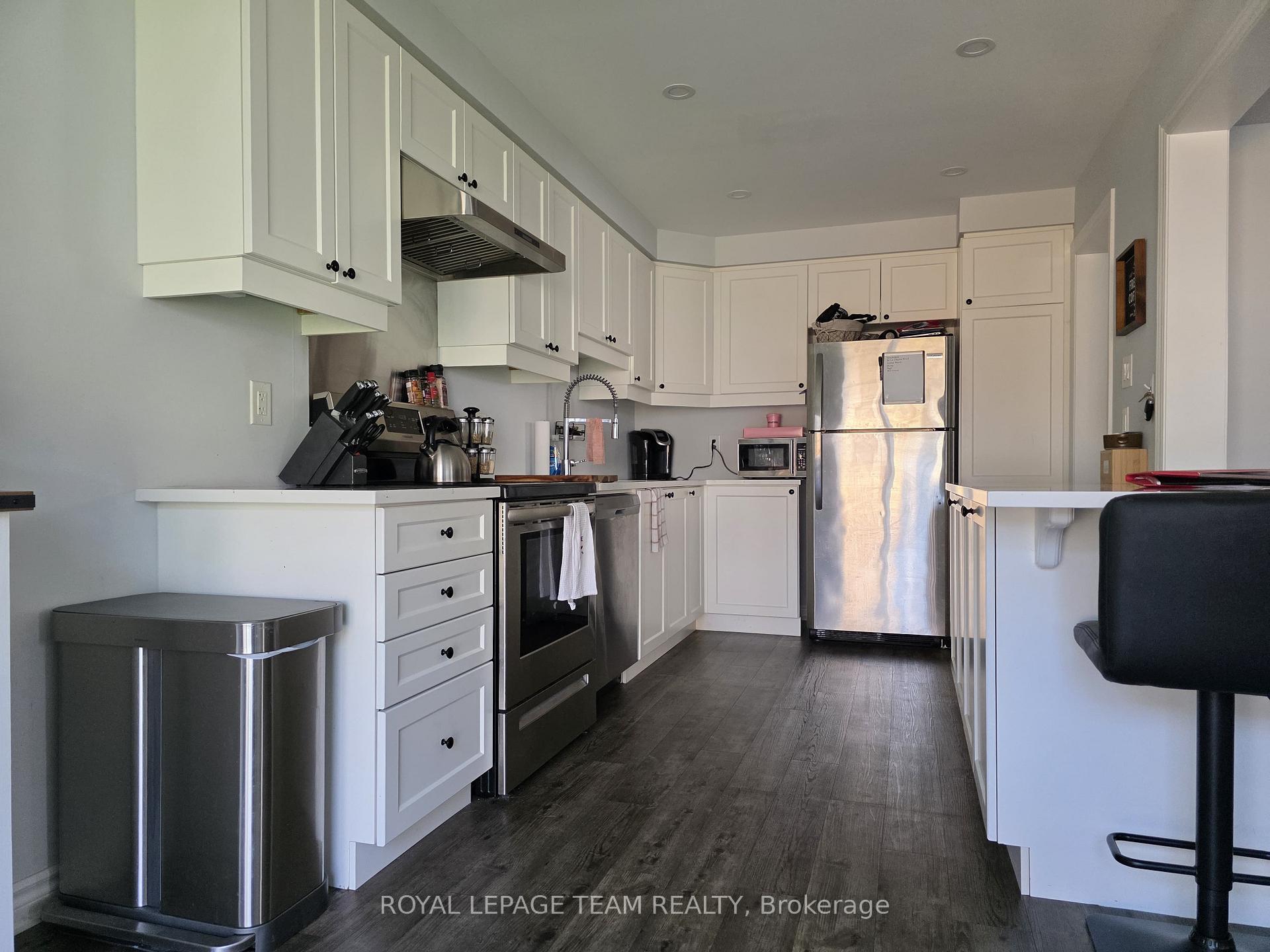Photo 6 of 130 Lanceleaf Way, Ottawa, Kanata - Emerald Meadows/Trailwest — HOMEH