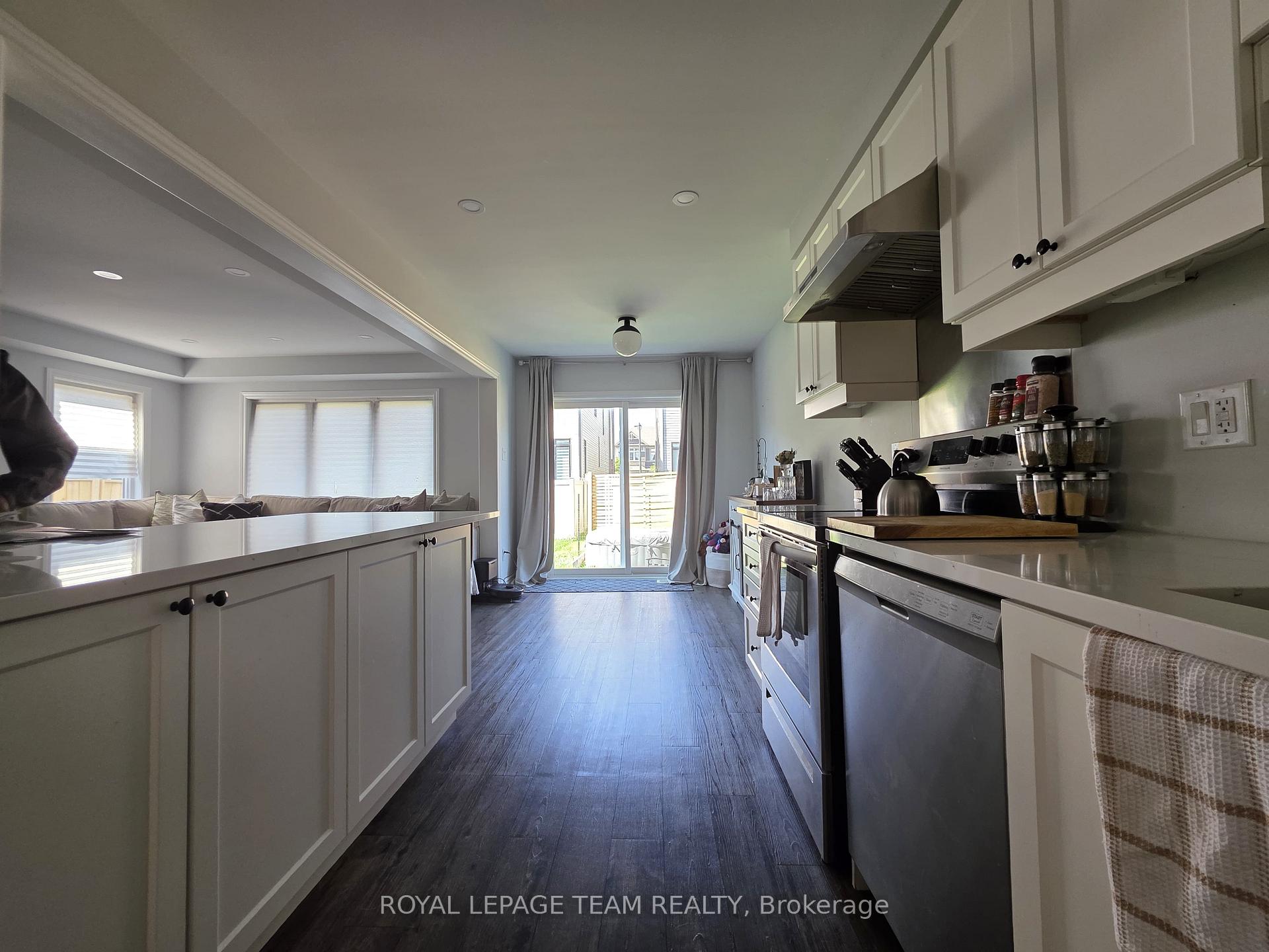 Photo 7 of 130 Lanceleaf Way, Ottawa, Kanata - Emerald Meadows/Trailwest — HOMEH