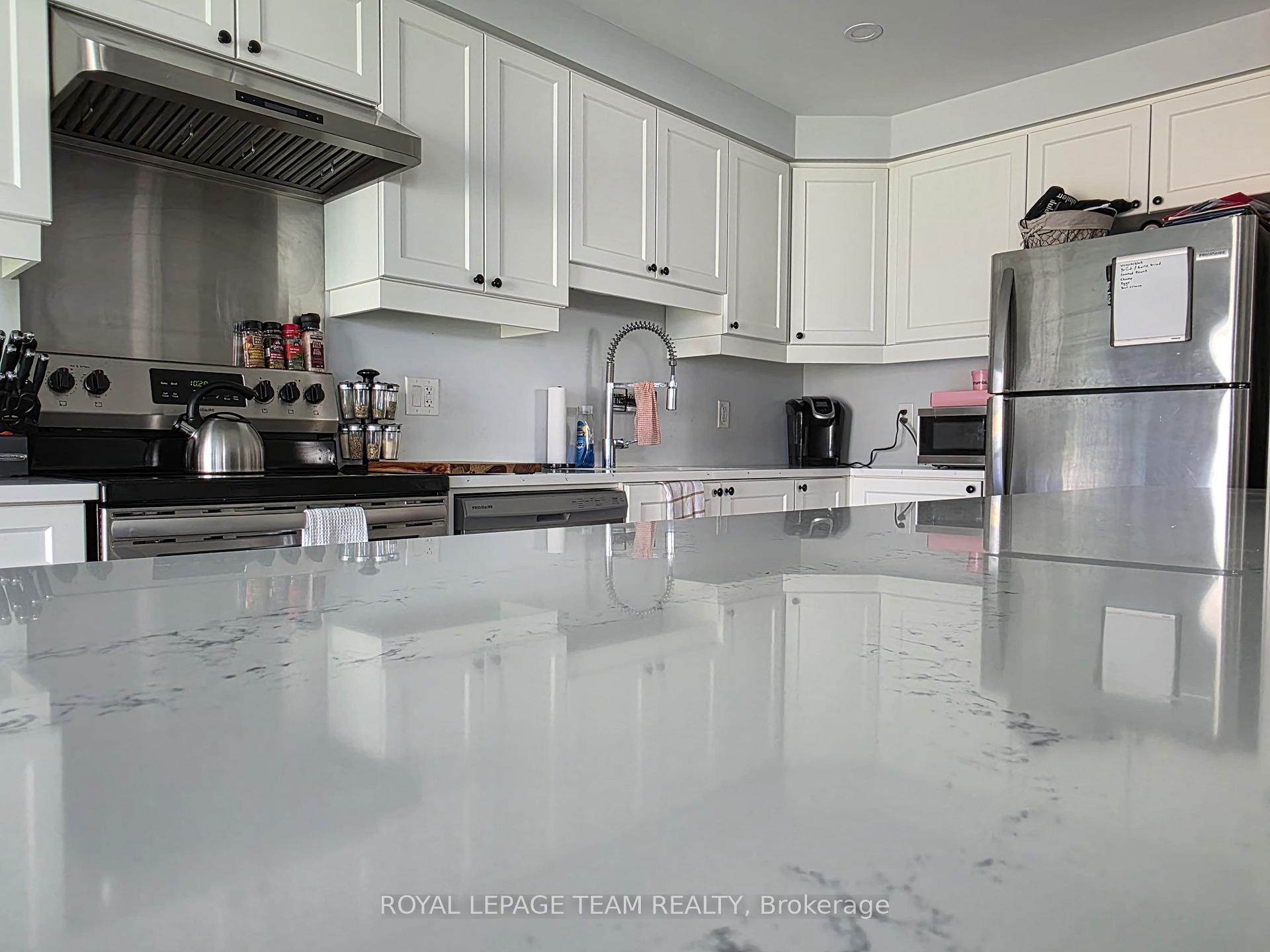 Photo 8 of 130 Lanceleaf Way, Ottawa, Kanata - Emerald Meadows/Trailwest — HOMEH