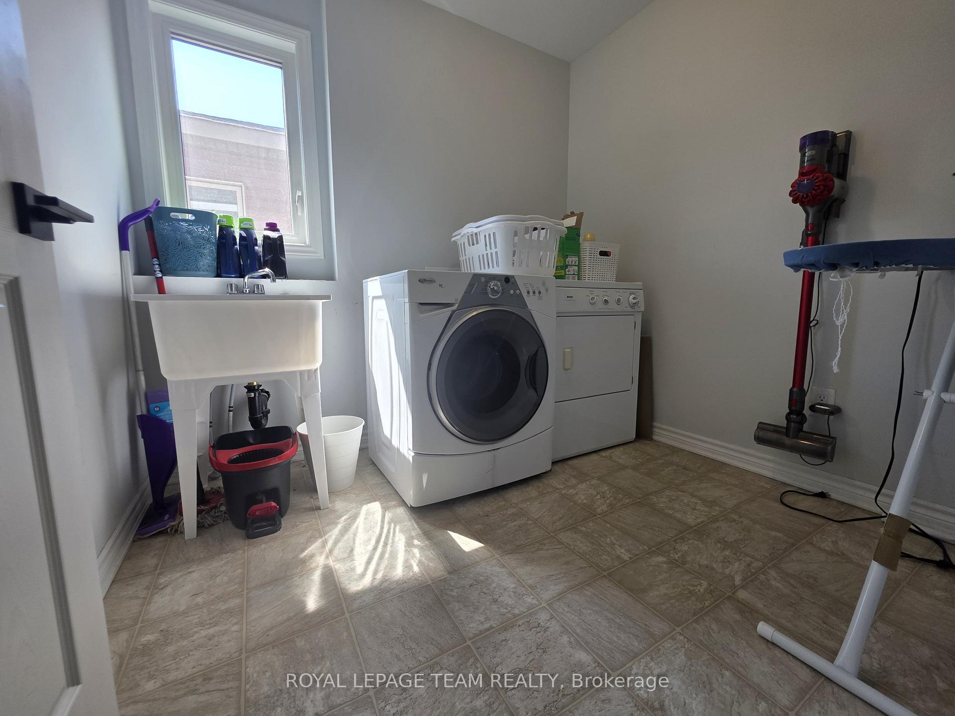 Photo 19 of 130 Lanceleaf Way, Ottawa, Kanata - Emerald Meadows/Trailwest — HOMEH