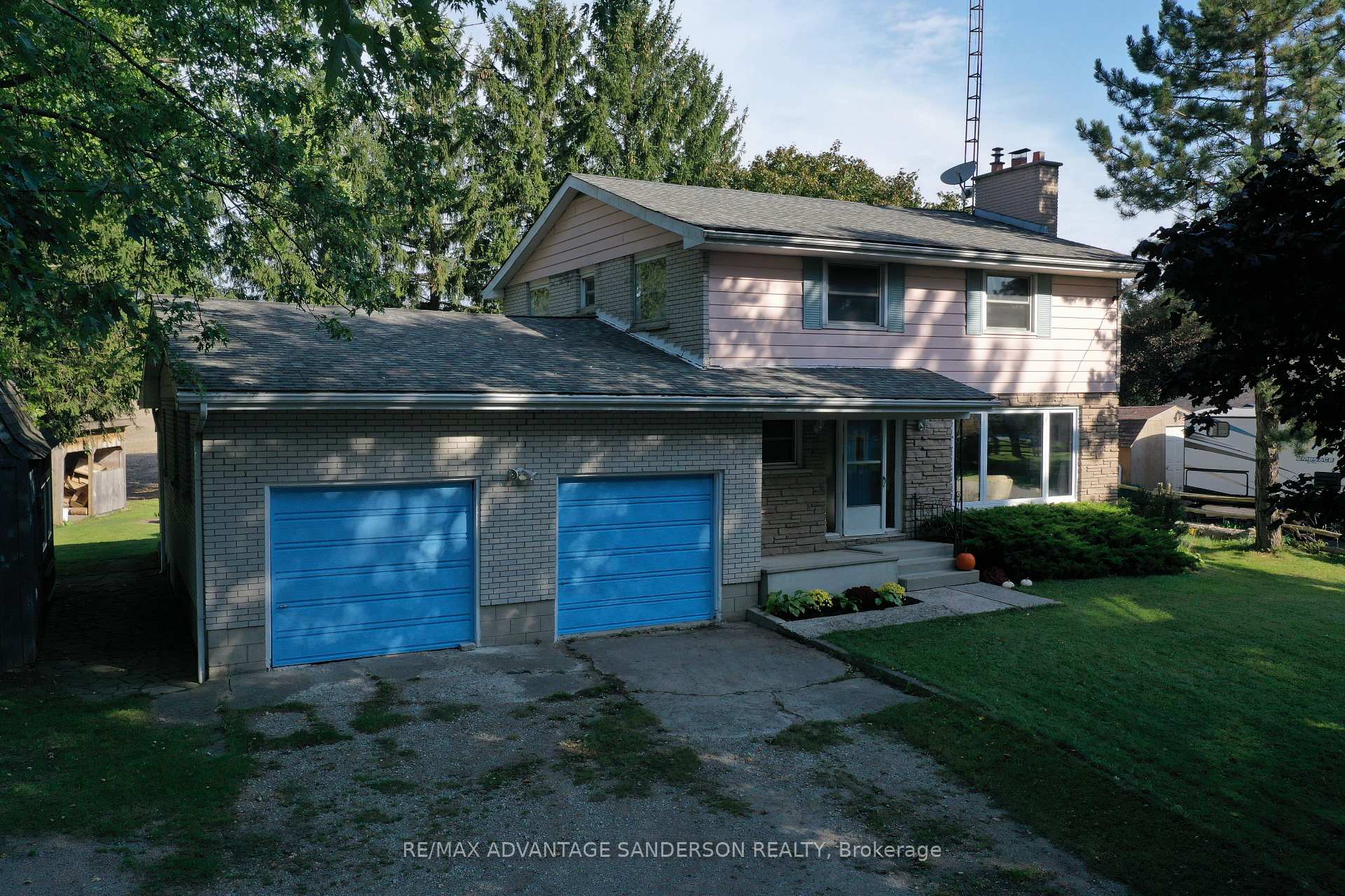 Photo 3 of 15524 Elginfield Road, Lucan Biddulph, Rural Lucan Biddulph — HOMEH