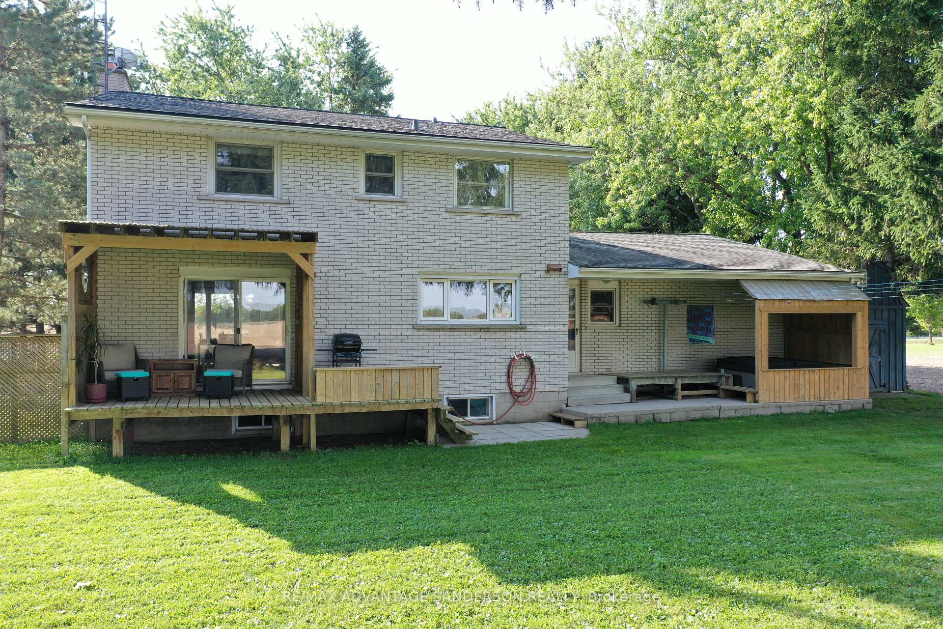 Photo 5 of 15524 Elginfield Road, Lucan Biddulph, Rural Lucan Biddulph — HOMEH