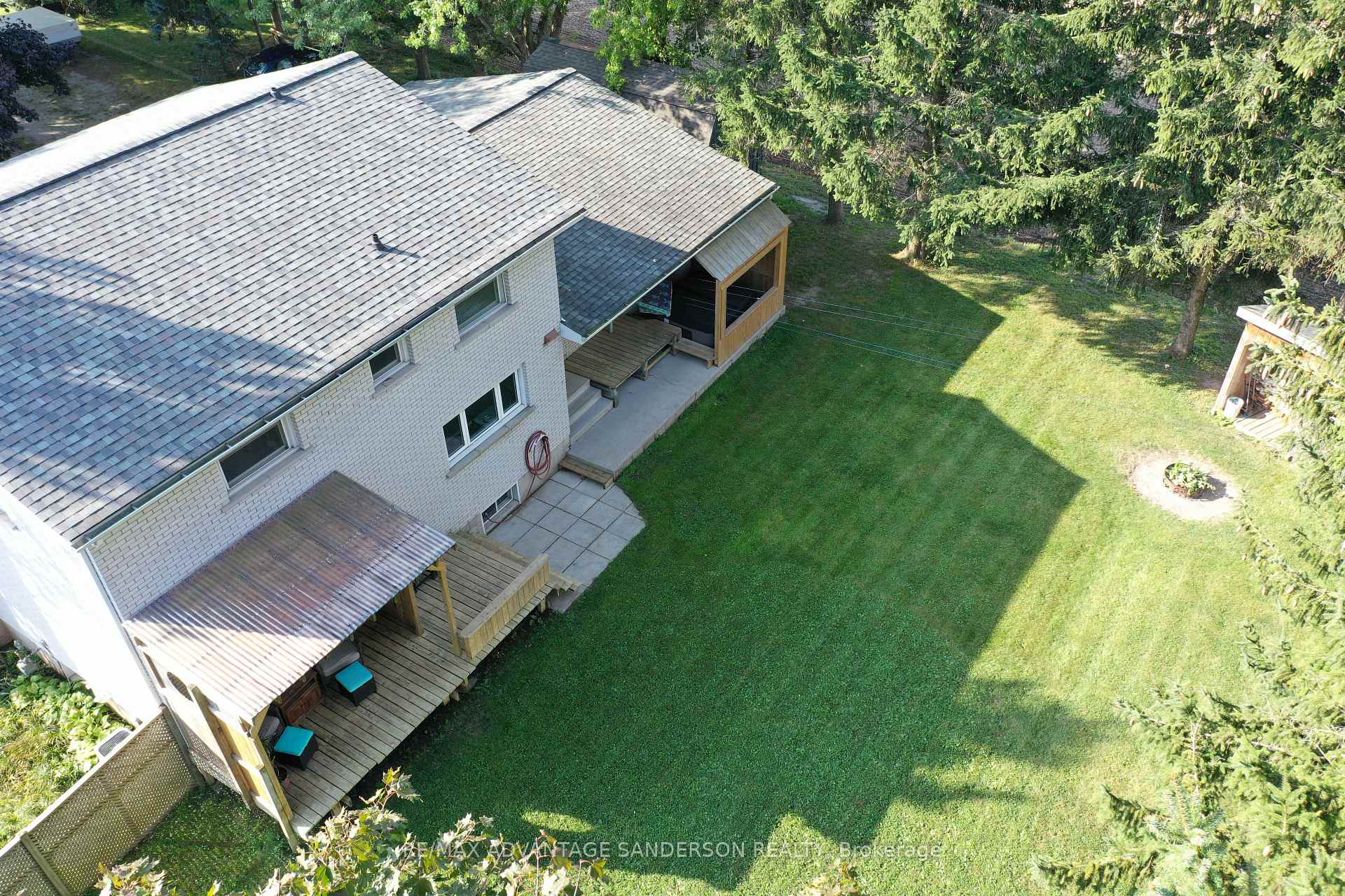 Photo 6 of 15524 Elginfield Road, Lucan Biddulph, Rural Lucan Biddulph — HOMEH