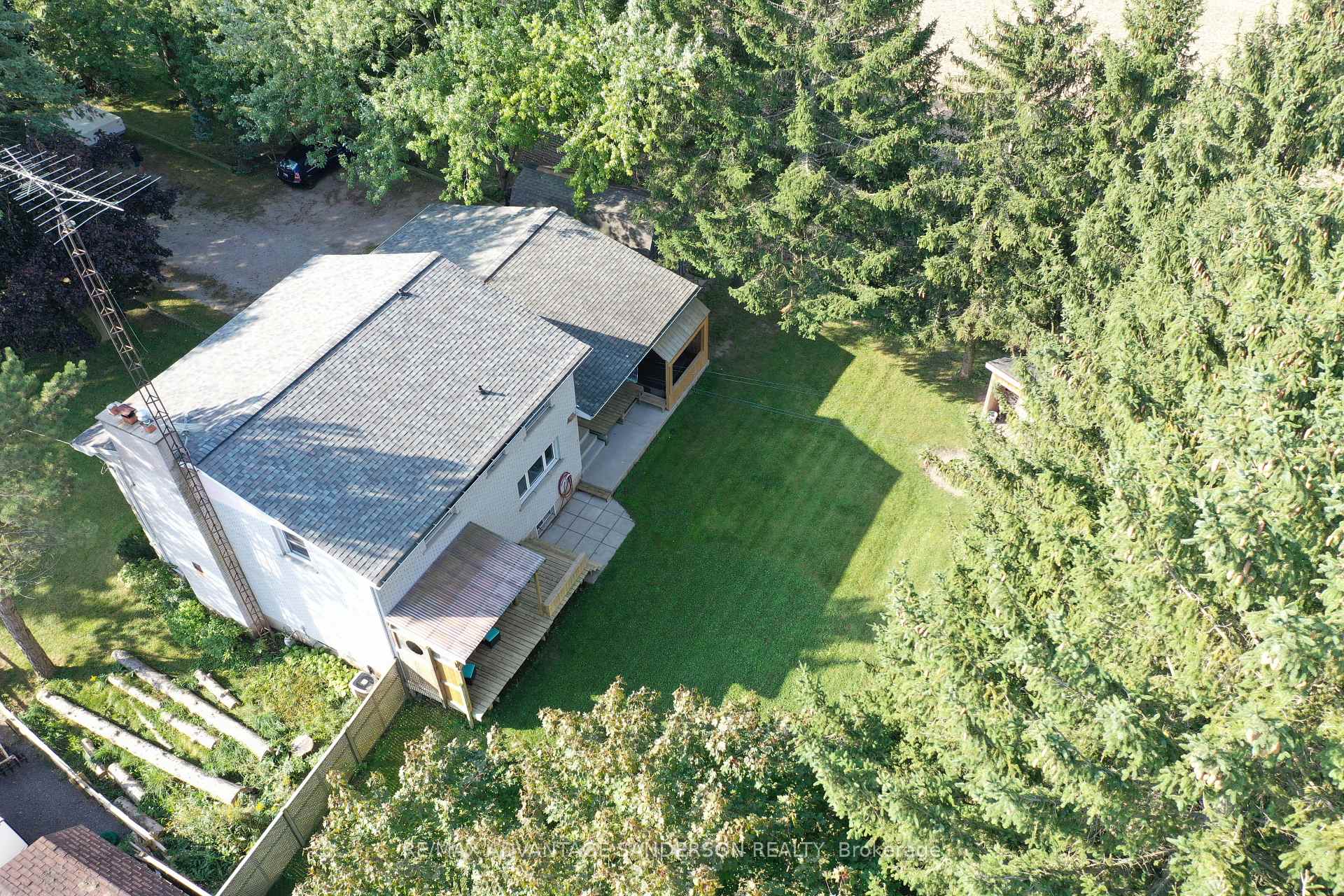 Photo 7 of 15524 Elginfield Road, Lucan Biddulph, Rural Lucan Biddulph — HOMEH