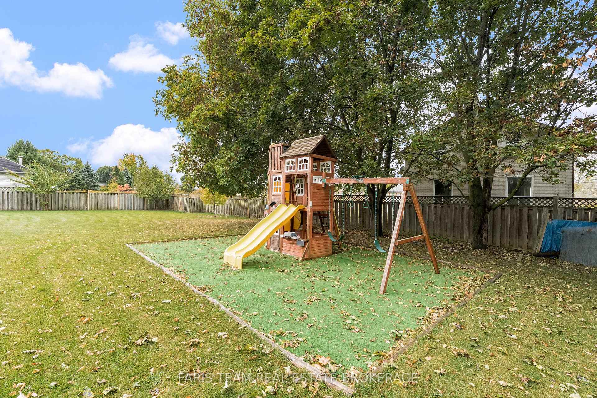 Photo 47 of 848 Church Drive, Innisfil, Lefroy — HOMEH