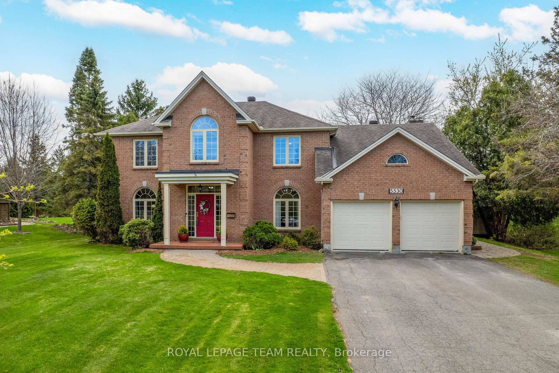Photo 1 of 5530 Pettapiece Crescent, Ottawa, Manotick Village & Manotick Estates — HOMEH