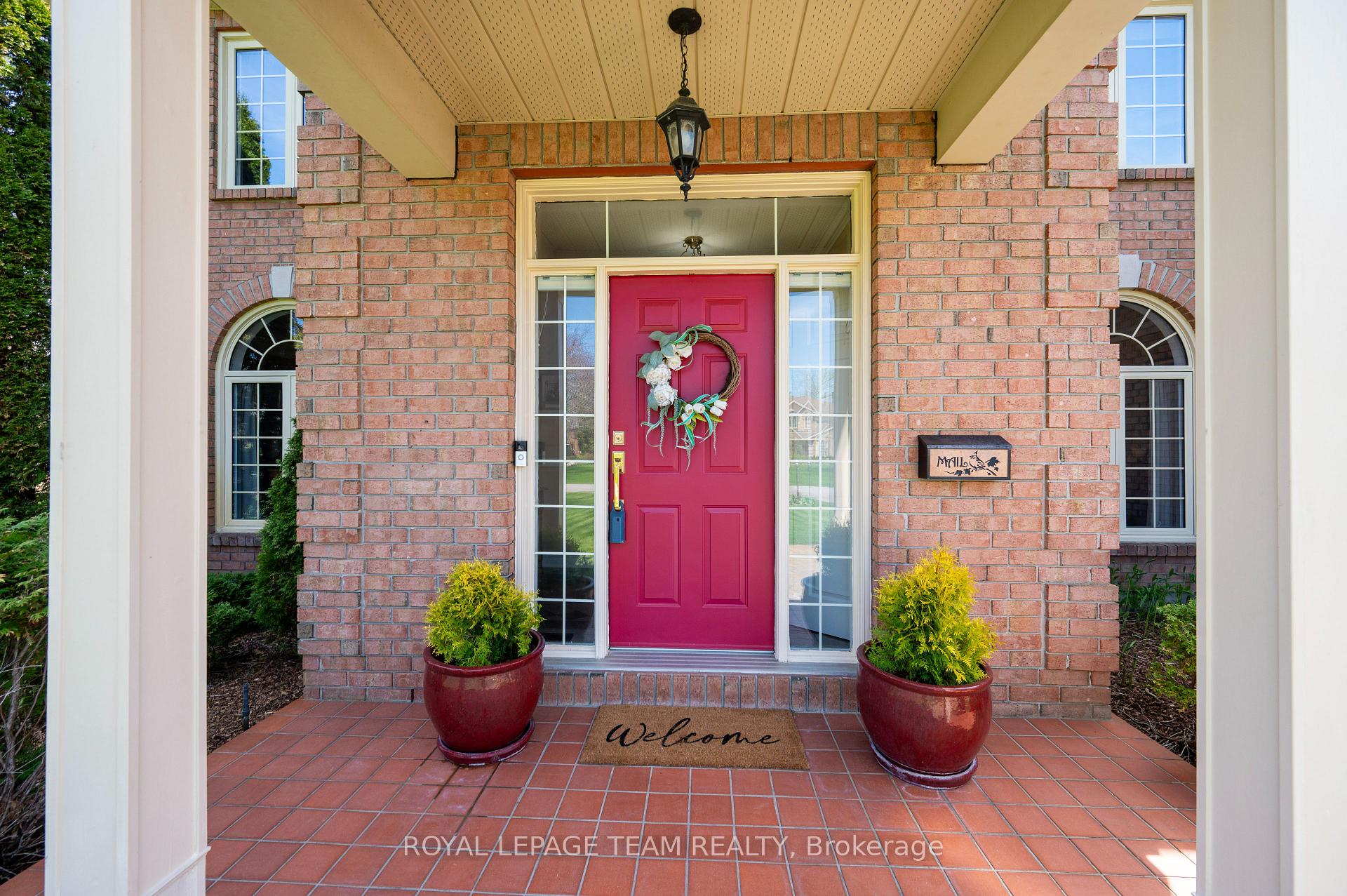 Photo 2 of 5530 Pettapiece Crescent, Ottawa, Manotick Village & Manotick Estates — HOMEH