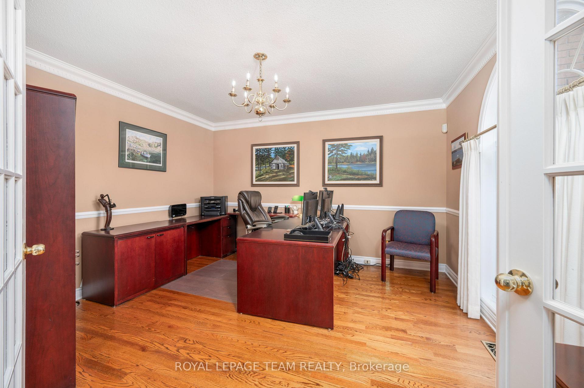 Photo 6 of 5530 Pettapiece Crescent, Ottawa, Manotick Village & Manotick Estates — HOMEH