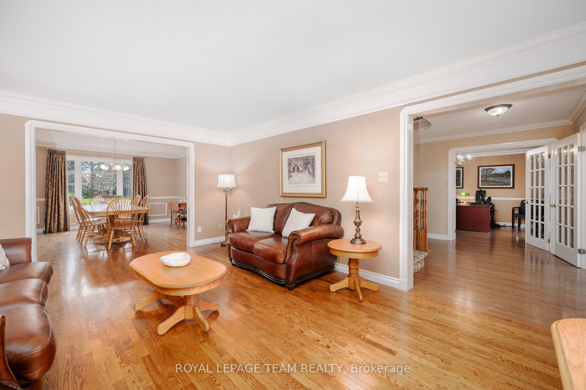 Photo 8 of 5530 Pettapiece Crescent, Ottawa, Manotick Village & Manotick Estates — HOMEH