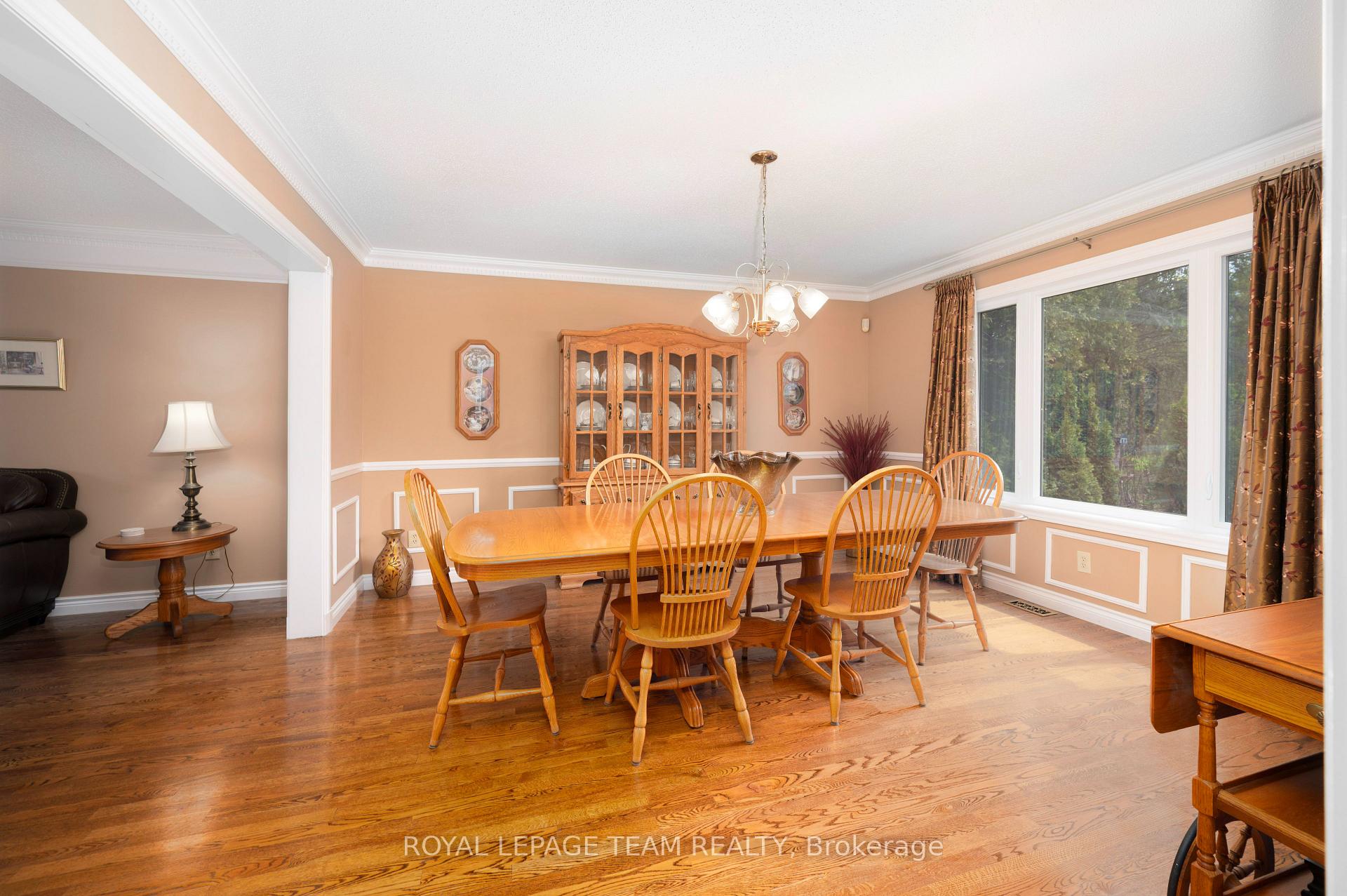 Photo 11 of 5530 Pettapiece Crescent, Ottawa, Manotick Village & Manotick Estates — HOMEH
