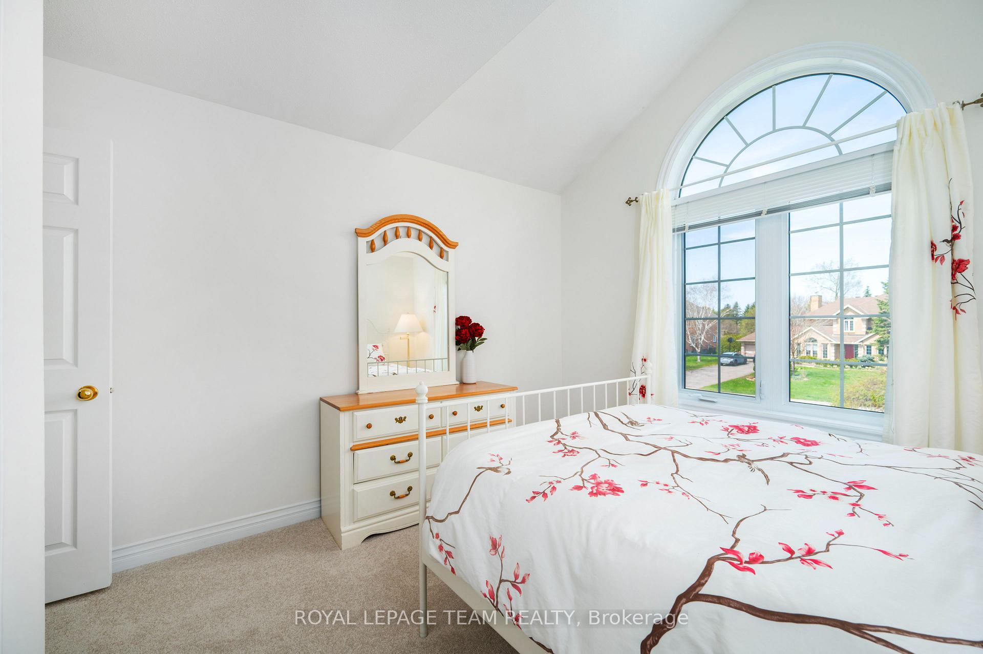 Photo 37 of 5530 Pettapiece Crescent, Ottawa, Manotick Village & Manotick Estates — HOMEH