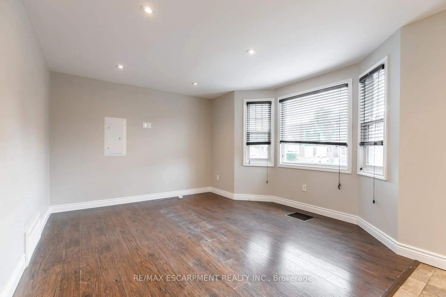 Photo 3 of Unit 1, 129 East 22nd Street, Hamilton, Eastmount — HOMEH