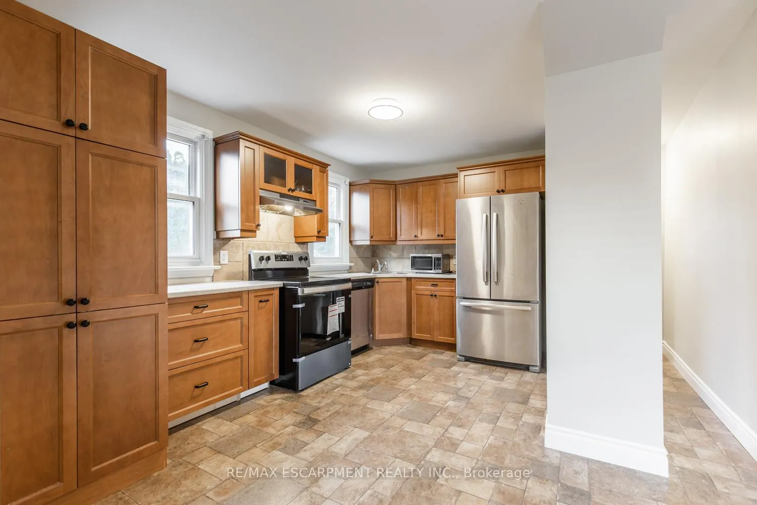 Photo 4 of Unit 1, 129 East 22nd Street, Hamilton, Eastmount — HOMEH