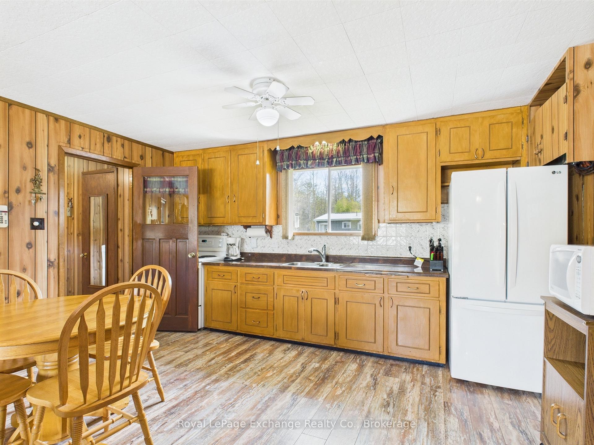 Photo 13 of 17 Linden Lane, Kincardine — HOMEH
