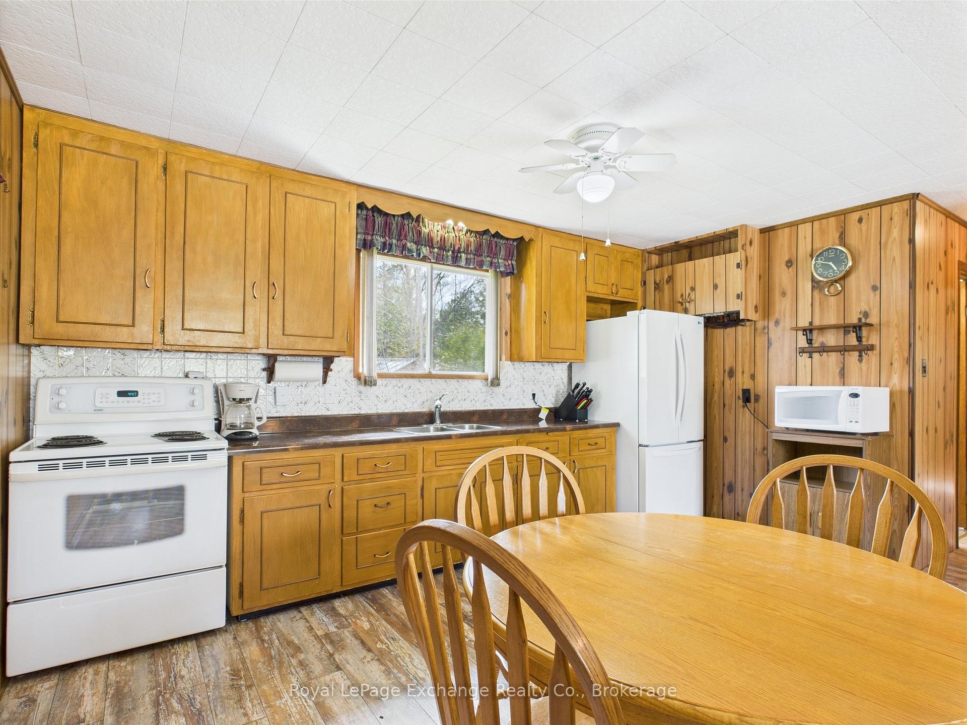 Photo 14 of 17 Linden Lane, Kincardine — HOMEH