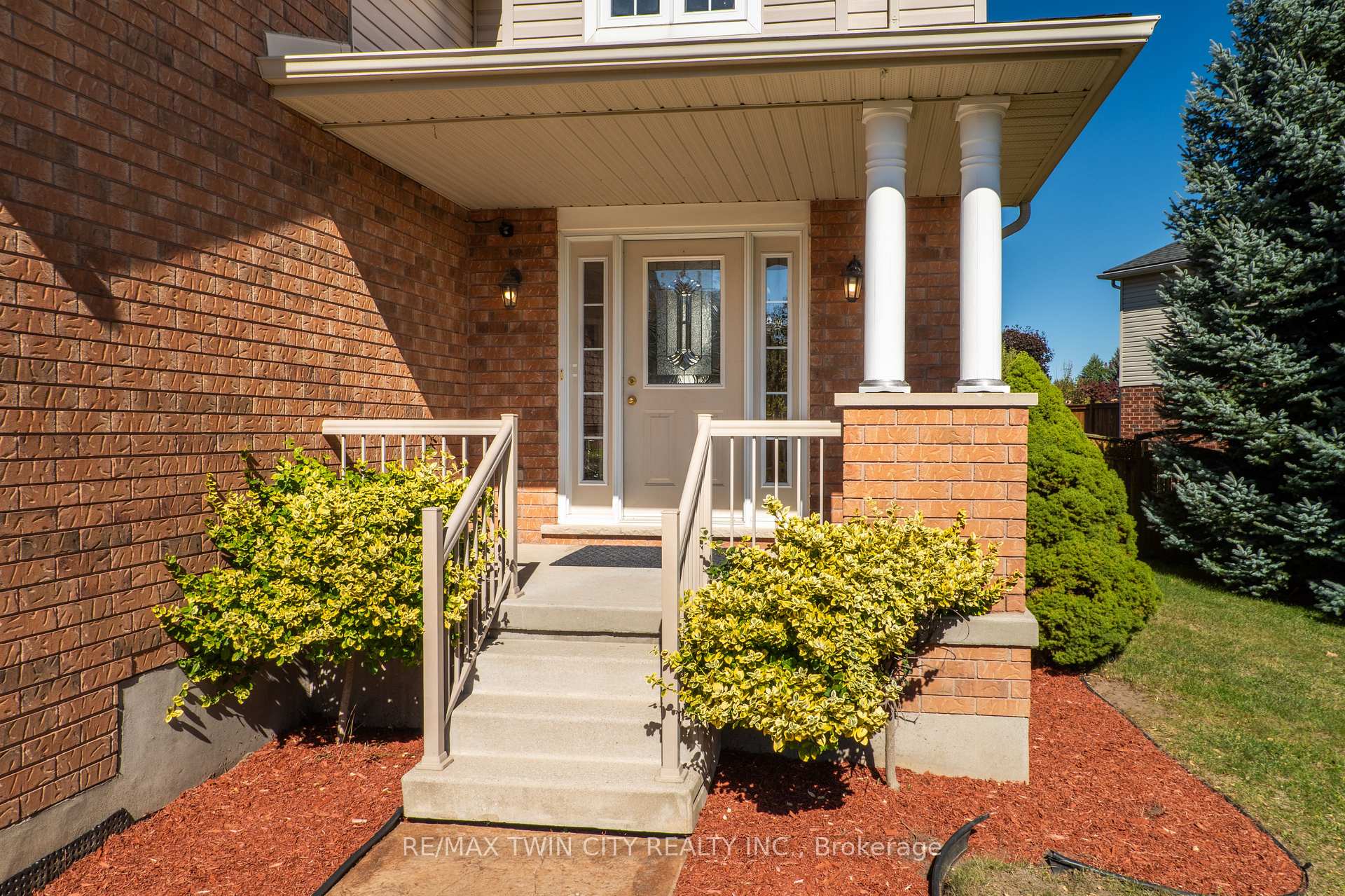 Photo 3 of 176 Pine Valley Drive, Kitchener — HOMEH