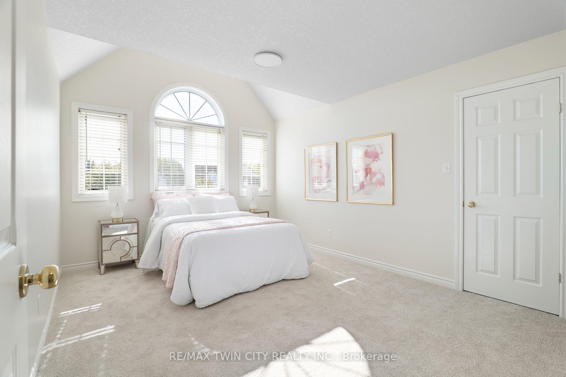 Photo 21 of 176 Pine Valley Drive, Kitchener — HOMEH