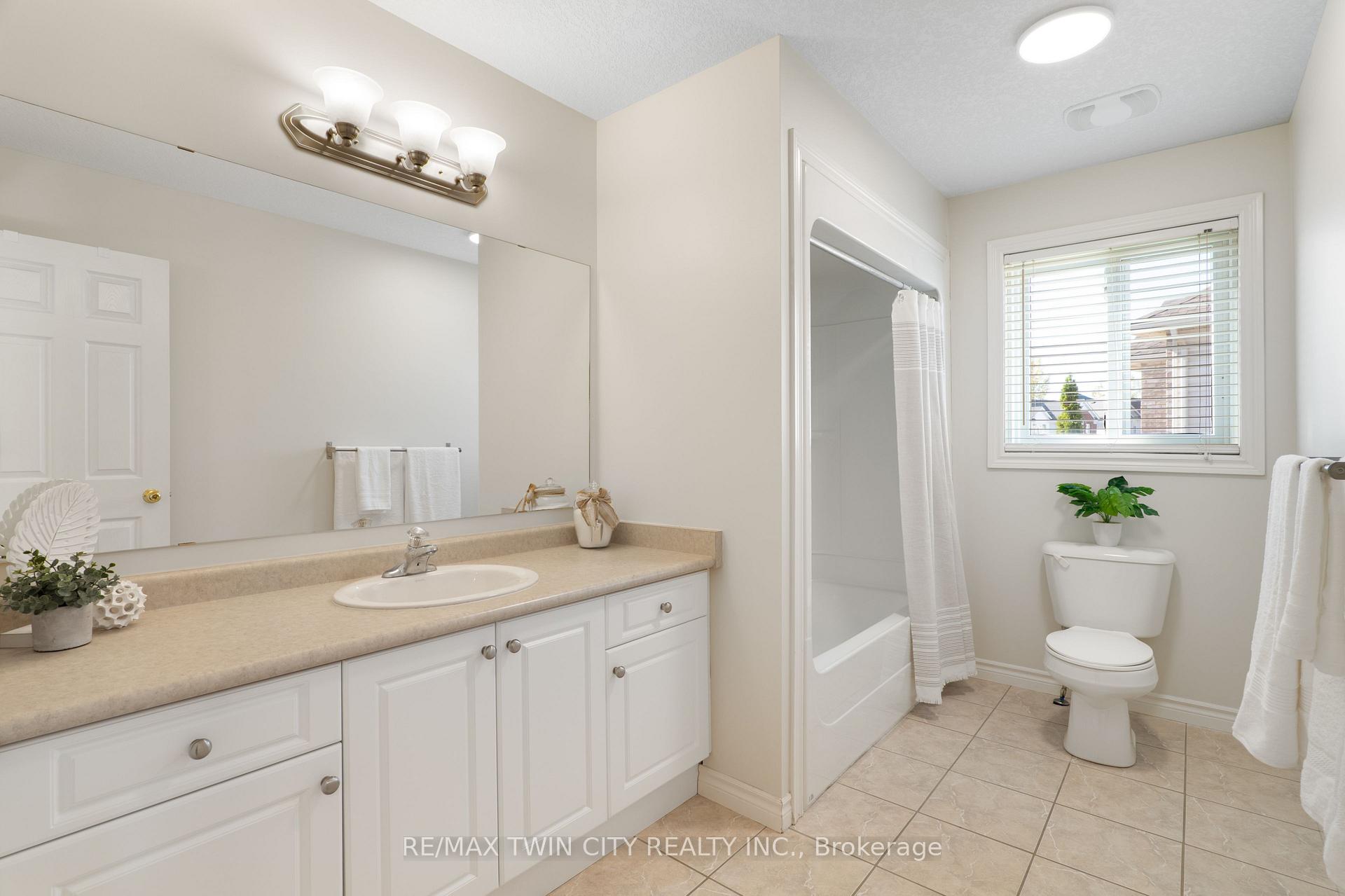 Photo 27 of 176 Pine Valley Drive, Kitchener — HOMEH