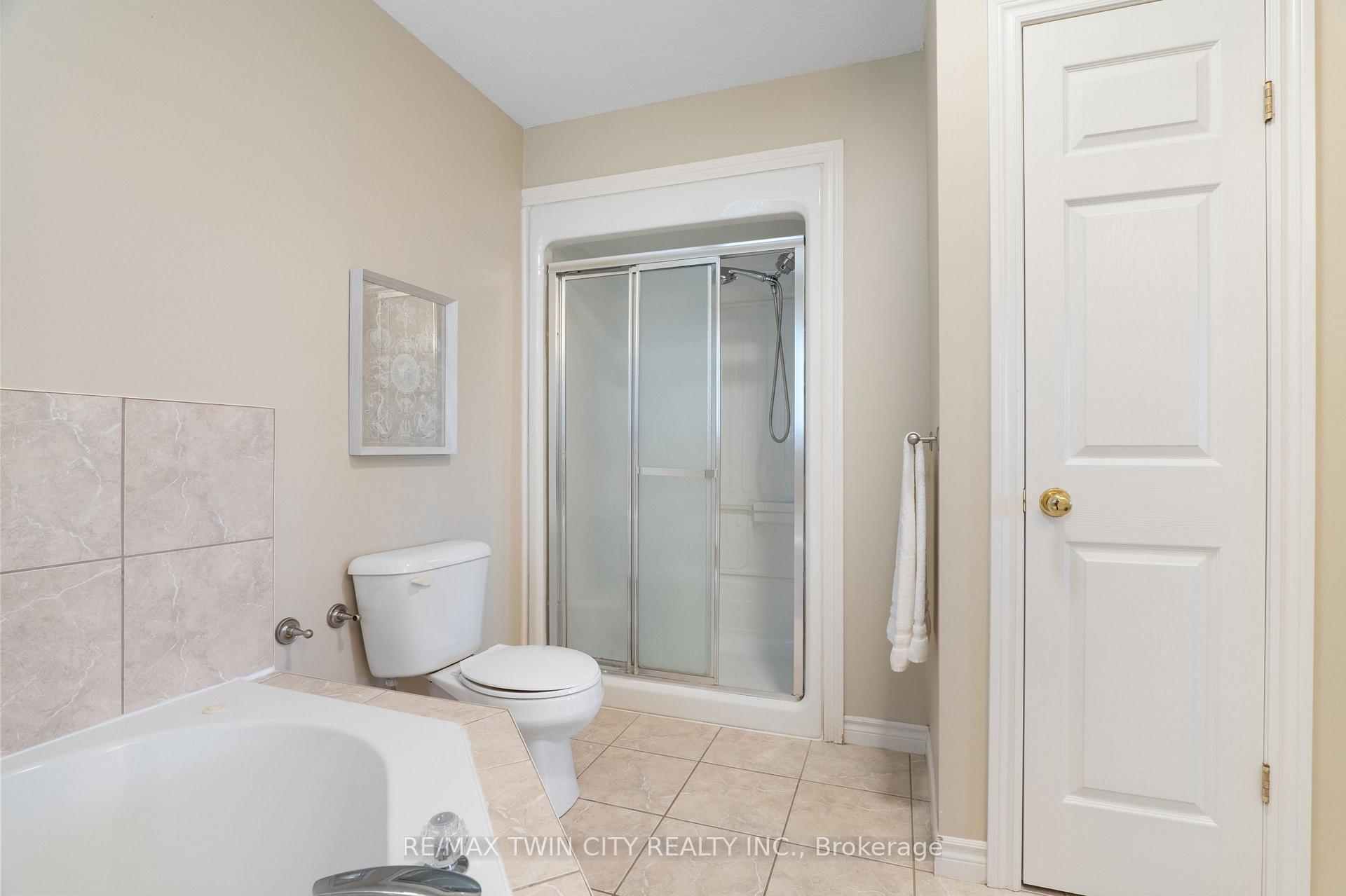 Photo 33 of 176 Pine Valley Drive, Kitchener — HOMEH