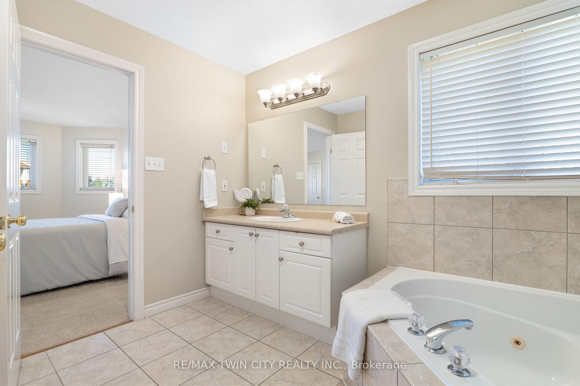 Photo 34 of 176 Pine Valley Drive, Kitchener — HOMEH
