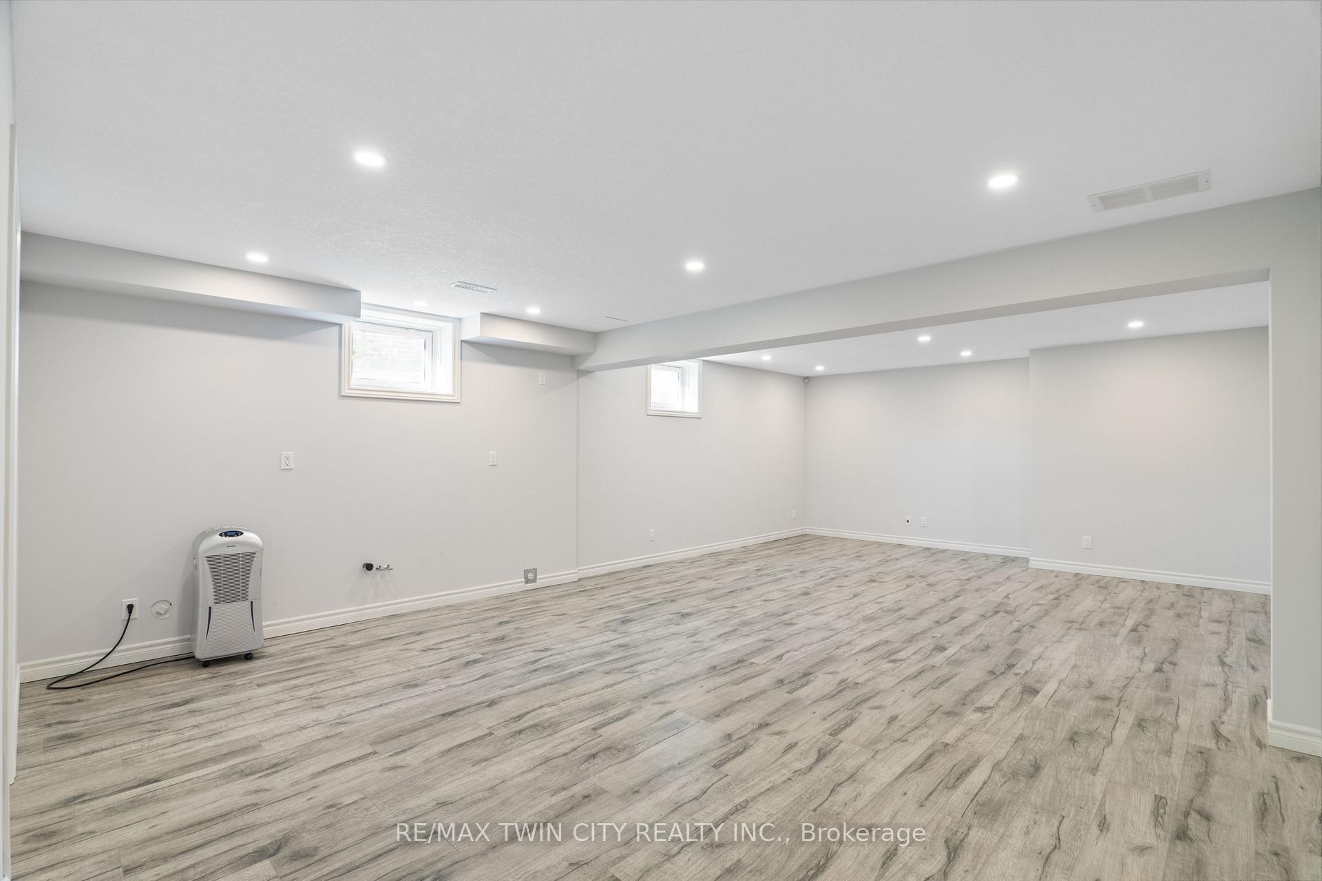 Photo 36 of 176 Pine Valley Drive, Kitchener — HOMEH