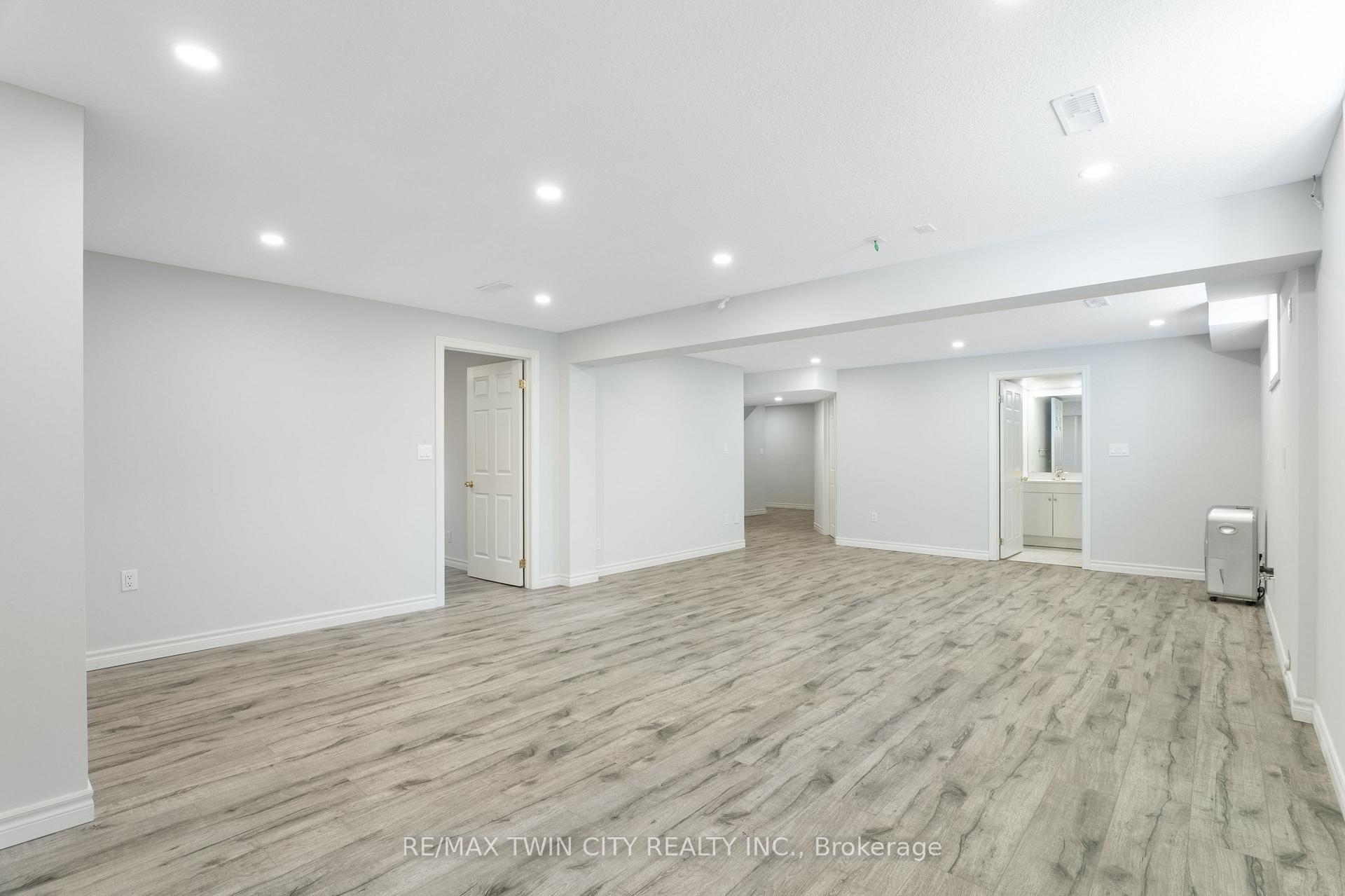 Photo 37 of 176 Pine Valley Drive, Kitchener — HOMEH