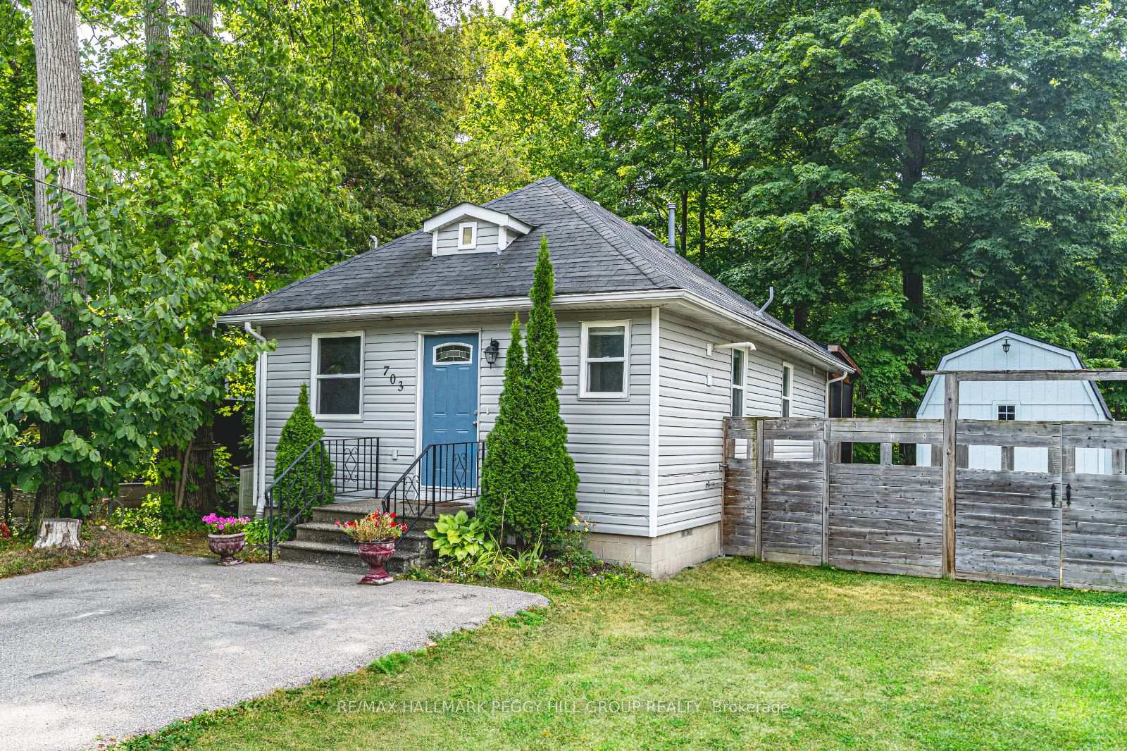 Photo 1 of 703 Chestnut Street, Innisfil, Rural Innisfil — HOMEH