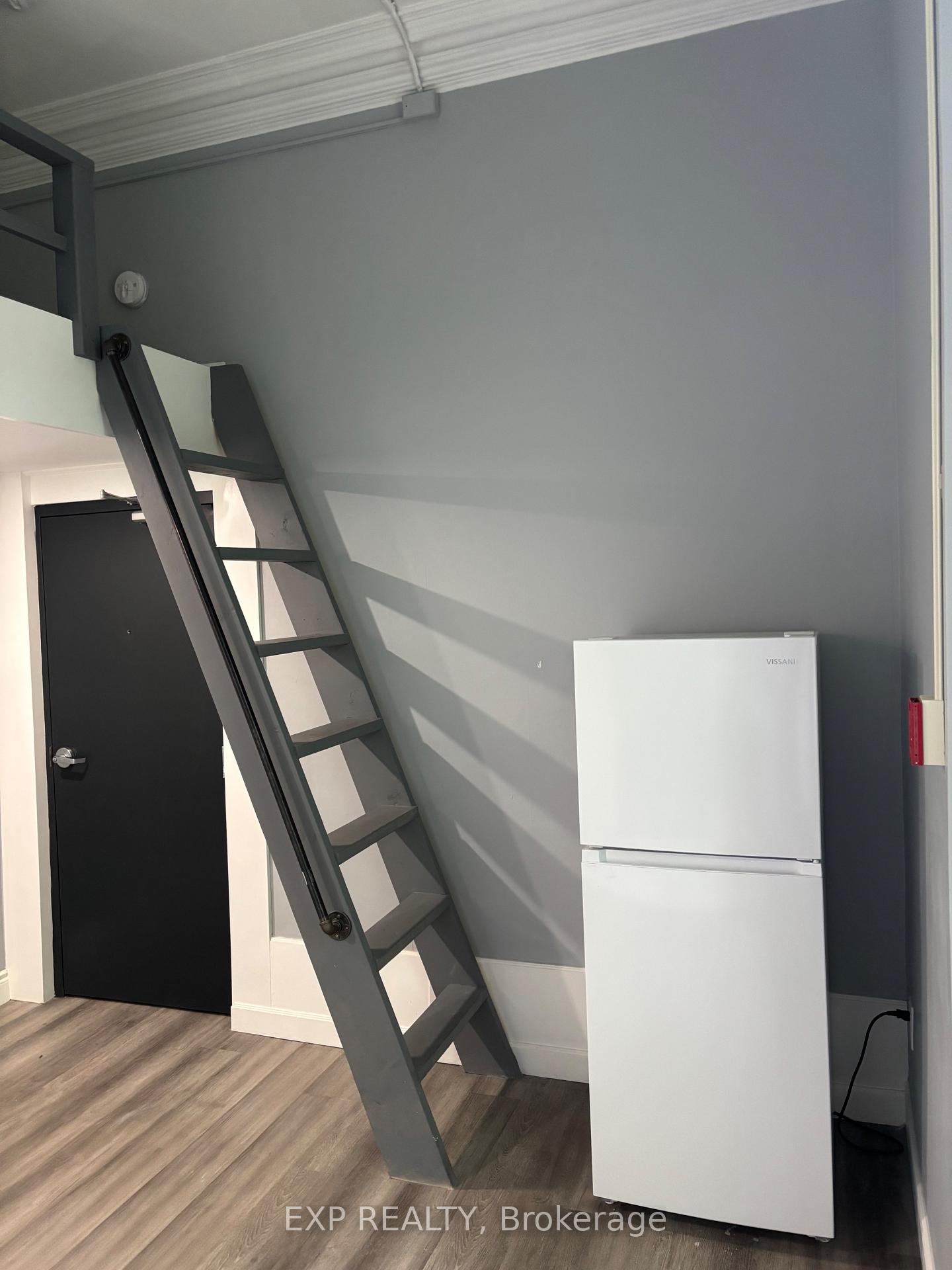 Photo 6 of Unit 3, 123 Macnab Street S, Hamilton, Durand — HOMEH