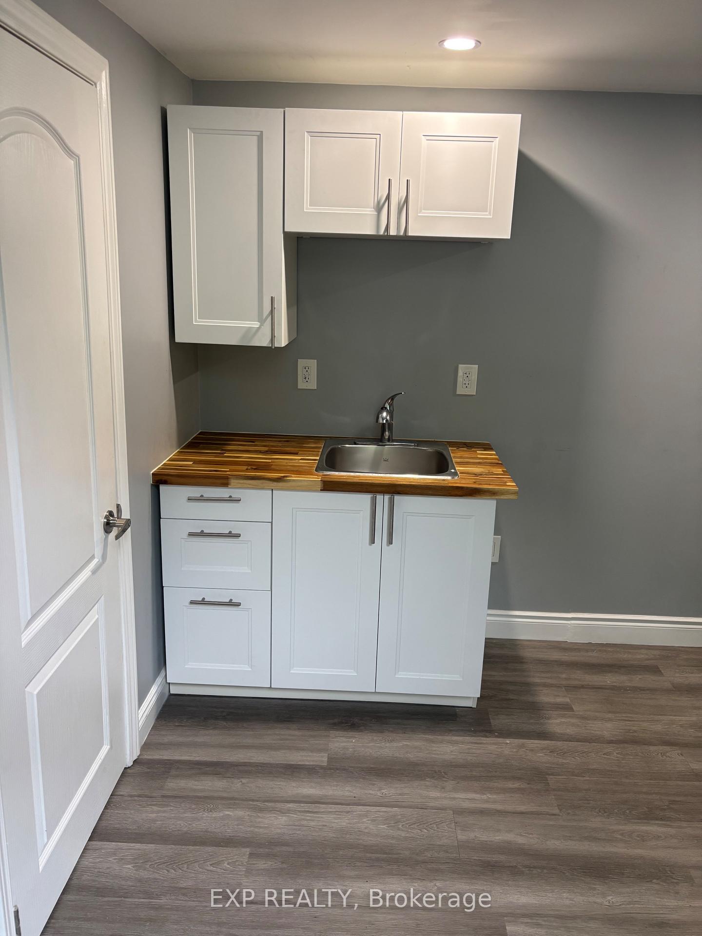 Photo 7 of Unit 3, 123 Macnab Street S, Hamilton, Durand — HOMEH