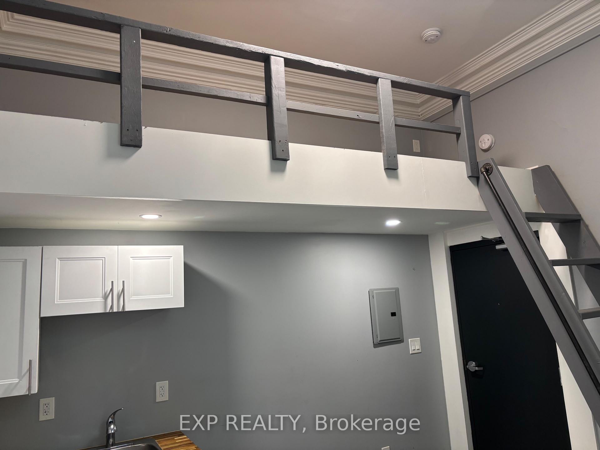 Photo 12 of Unit 3, 123 Macnab Street S, Hamilton, Durand — HOMEH