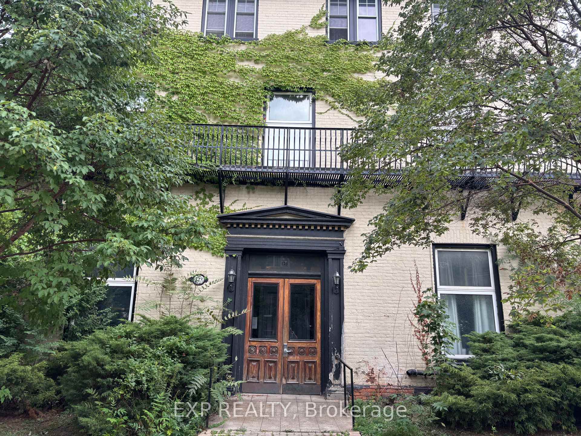 Photo 14 of Unit 3, 123 Macnab Street S, Hamilton, Durand — HOMEH