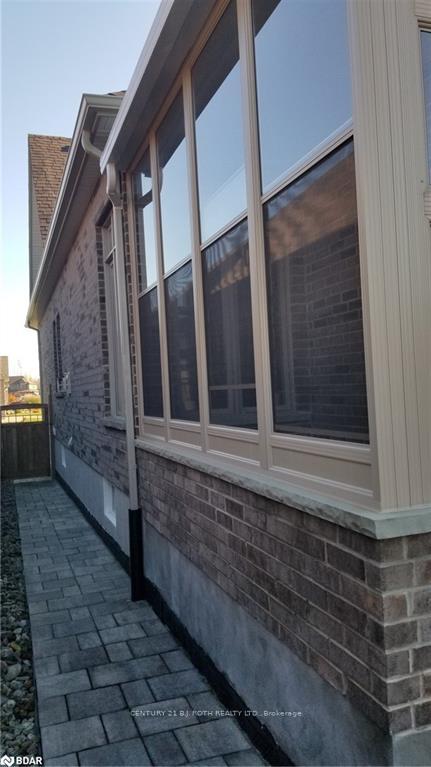 Photo 3 of Unit B, 1668 Angus Street, Innisfil, Alcona — HOMEH