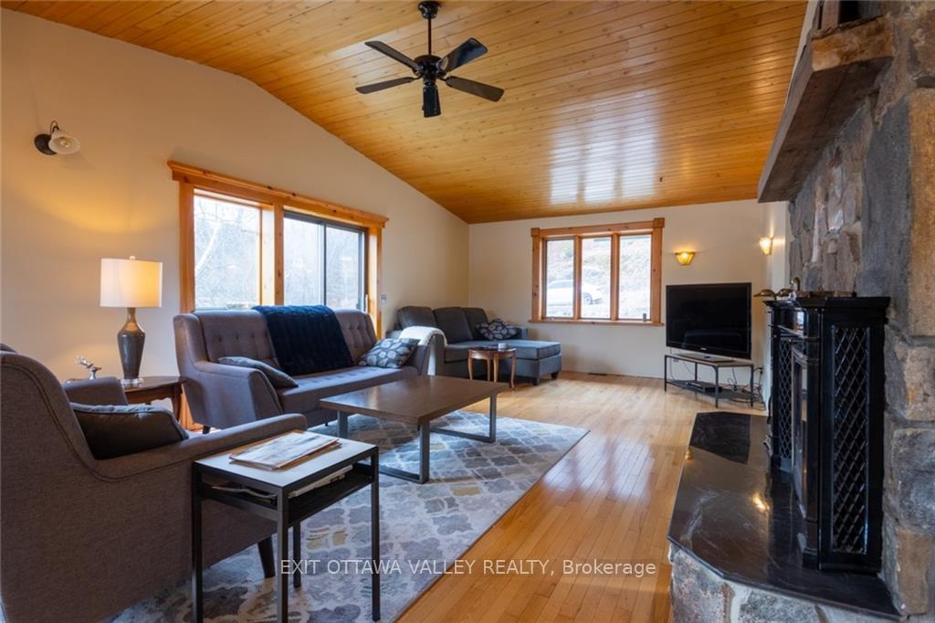 Photo 9 of 336 Wiltom Drive, Madawaska Valley, Madawaska Valley — HOMEH