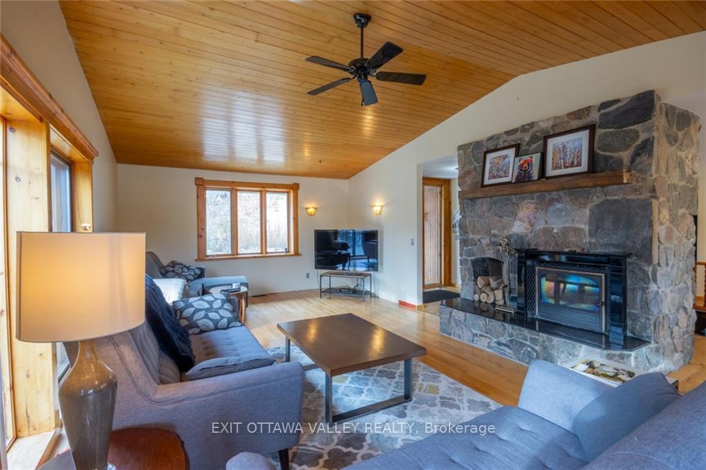 Photo 10 of 336 Wiltom Drive, Madawaska Valley, Madawaska Valley — HOMEH