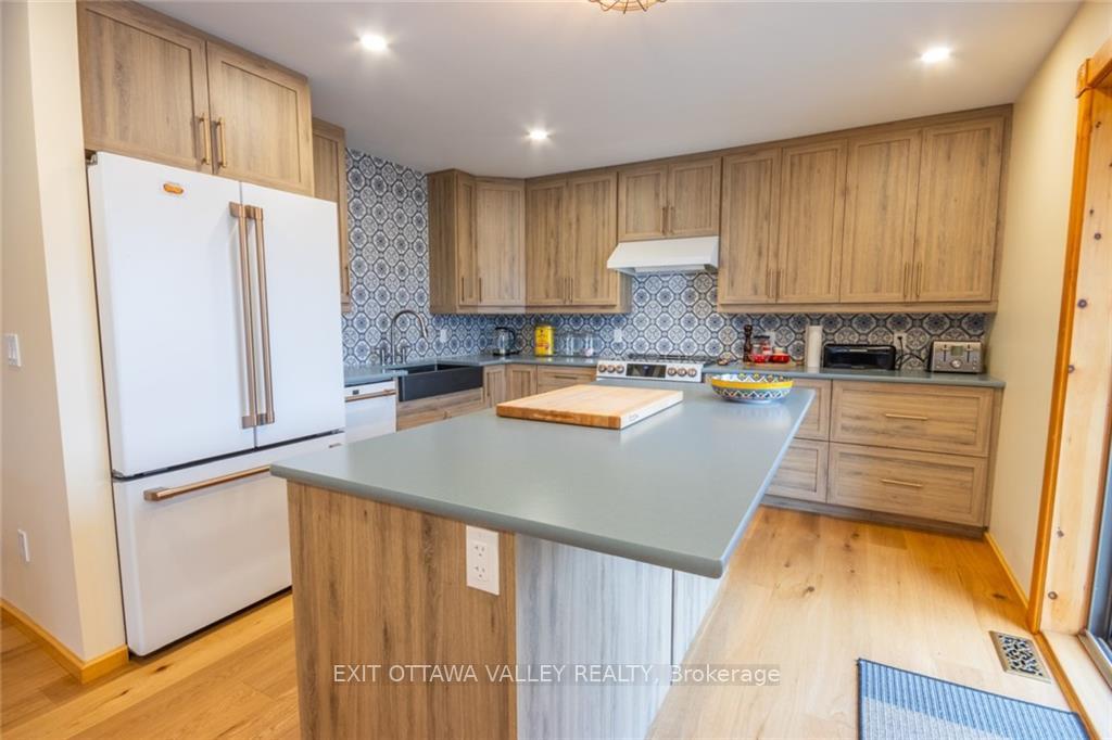 Photo 13 of 336 Wiltom Drive, Madawaska Valley, Madawaska Valley — HOMEH