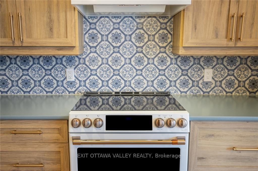 Photo 16 of 336 Wiltom Drive, Madawaska Valley, Madawaska Valley — HOMEH