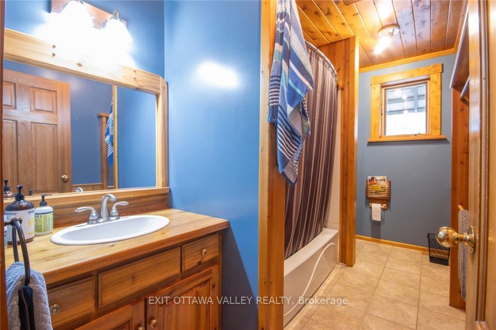 Photo 19 of 336 Wiltom Drive, Madawaska Valley, Madawaska Valley — HOMEH