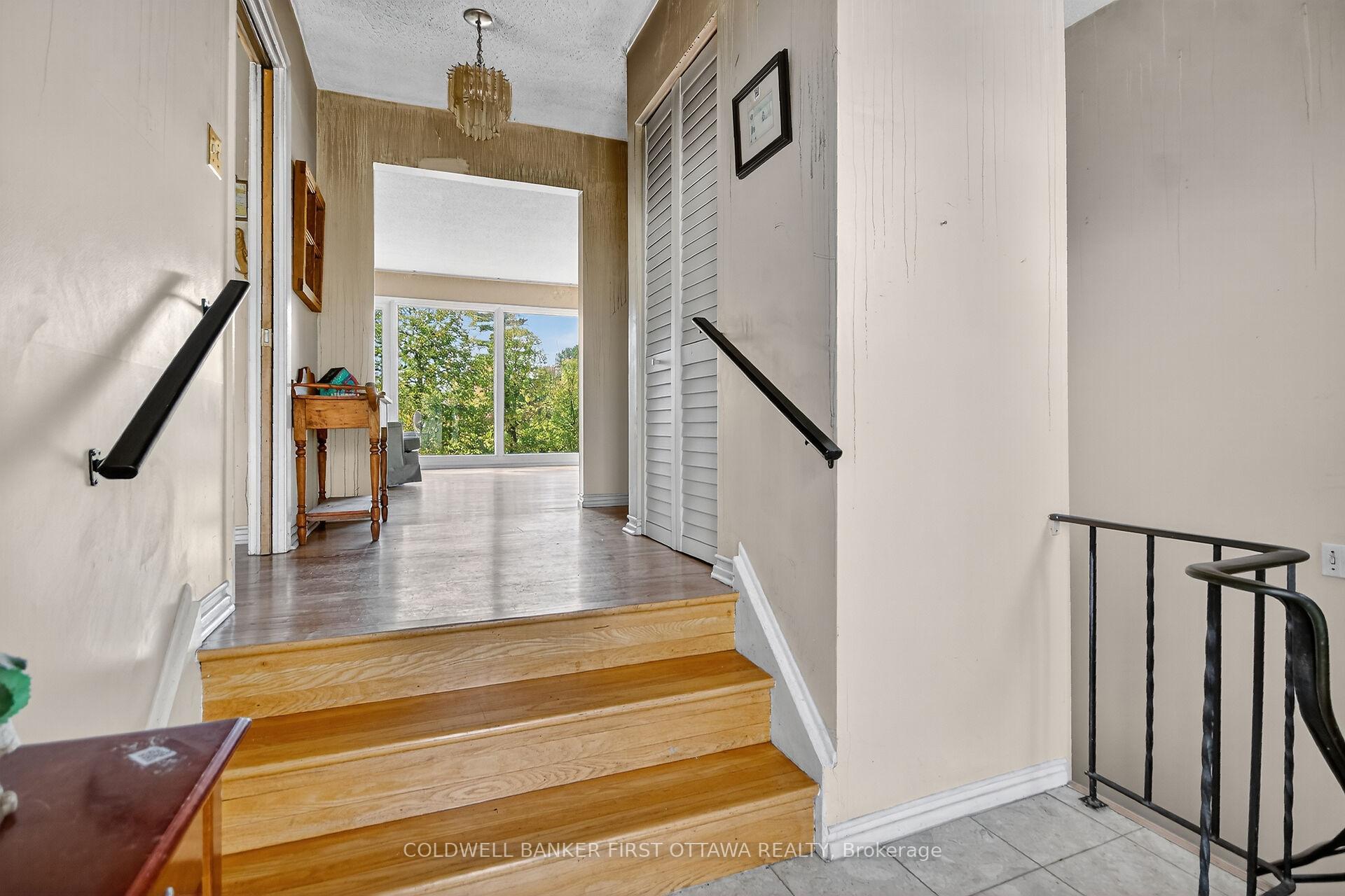 Photo 3 of 5228 McLean Crescent, Ottawa, Manotick Long Island & Nicholls Island — HOMEH