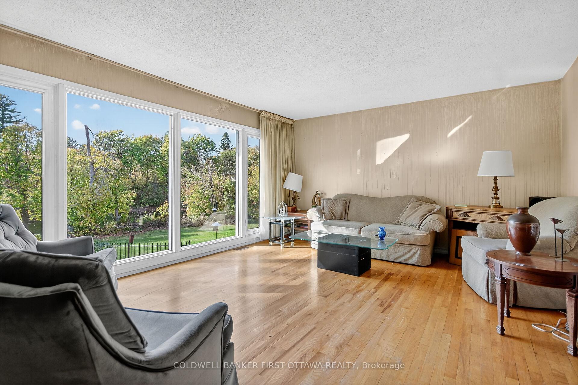 Photo 5 of 5228 McLean Crescent, Ottawa, Manotick Long Island & Nicholls Island — HOMEH