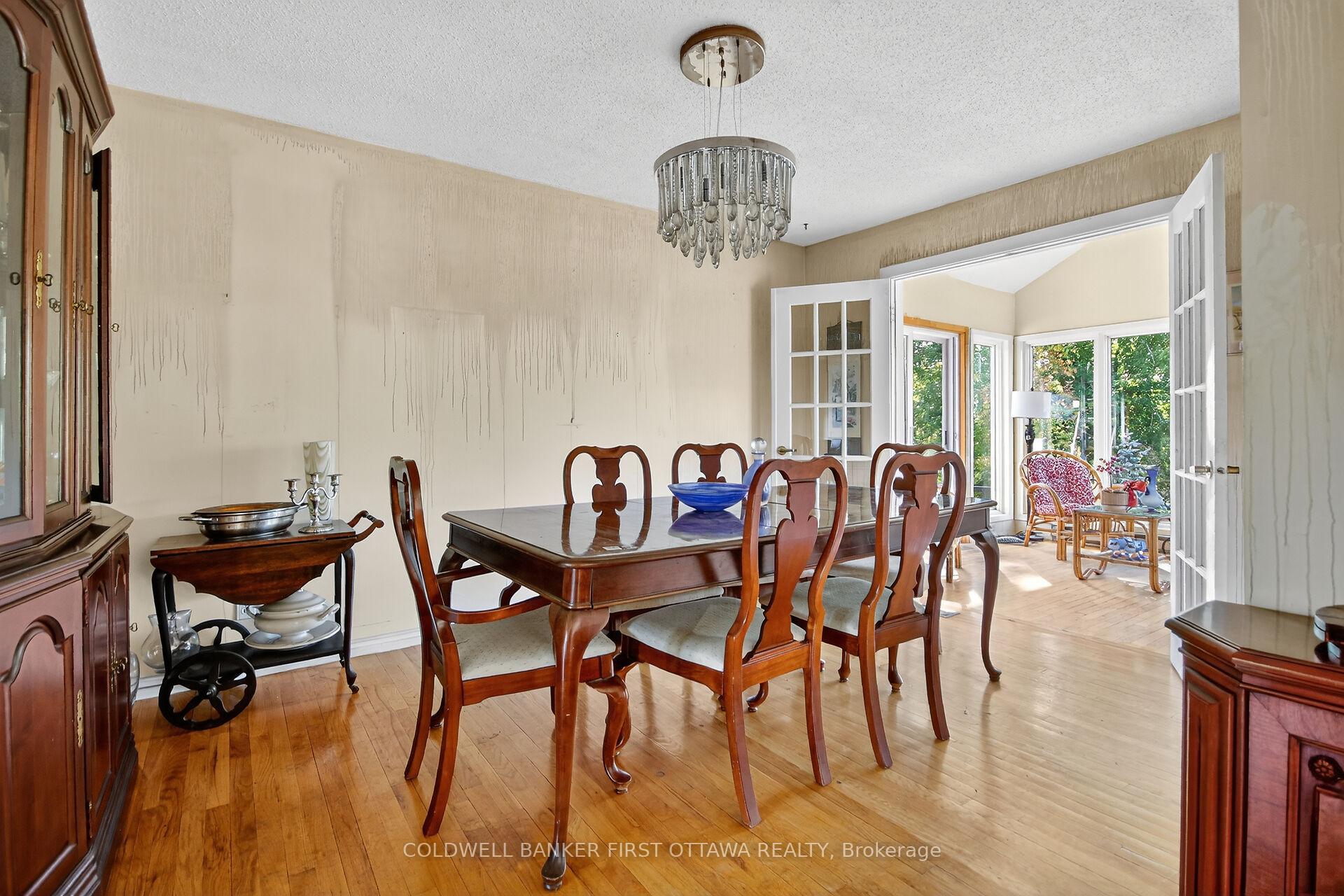 Photo 9 of 5228 McLean Crescent, Ottawa, Manotick Long Island & Nicholls Island — HOMEH