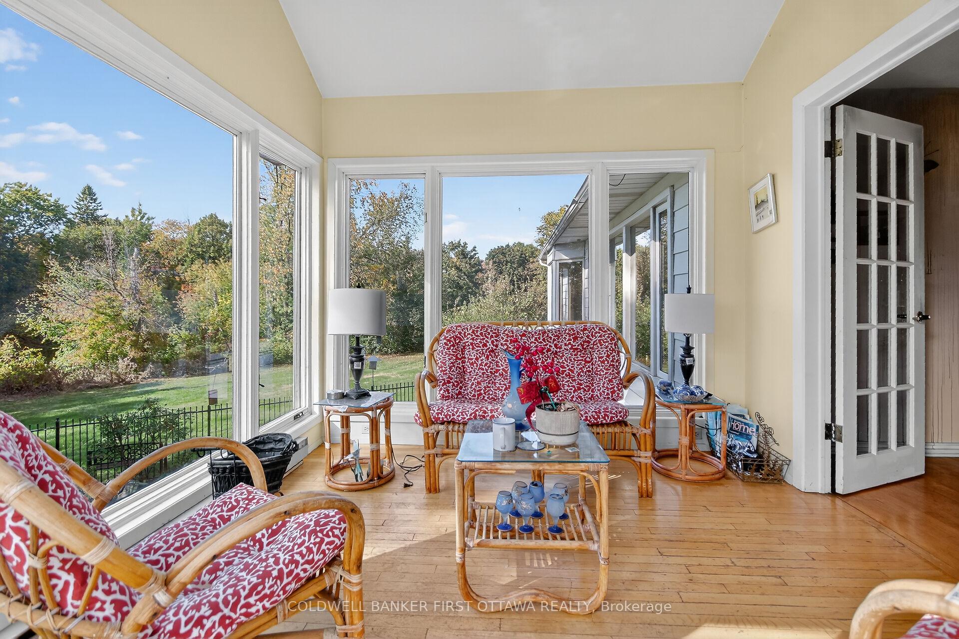 Photo 10 of 5228 McLean Crescent, Ottawa, Manotick Long Island & Nicholls Island — HOMEH