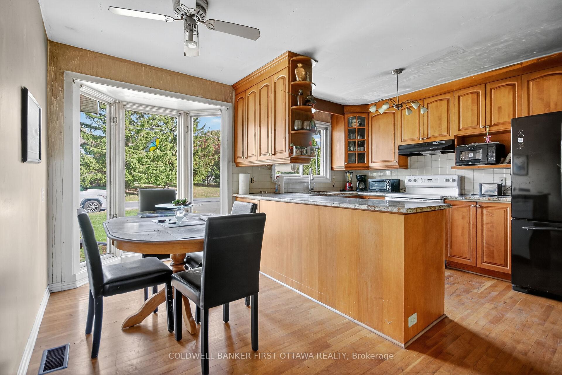 Photo 11 of 5228 McLean Crescent, Ottawa, Manotick Long Island & Nicholls Island — HOMEH