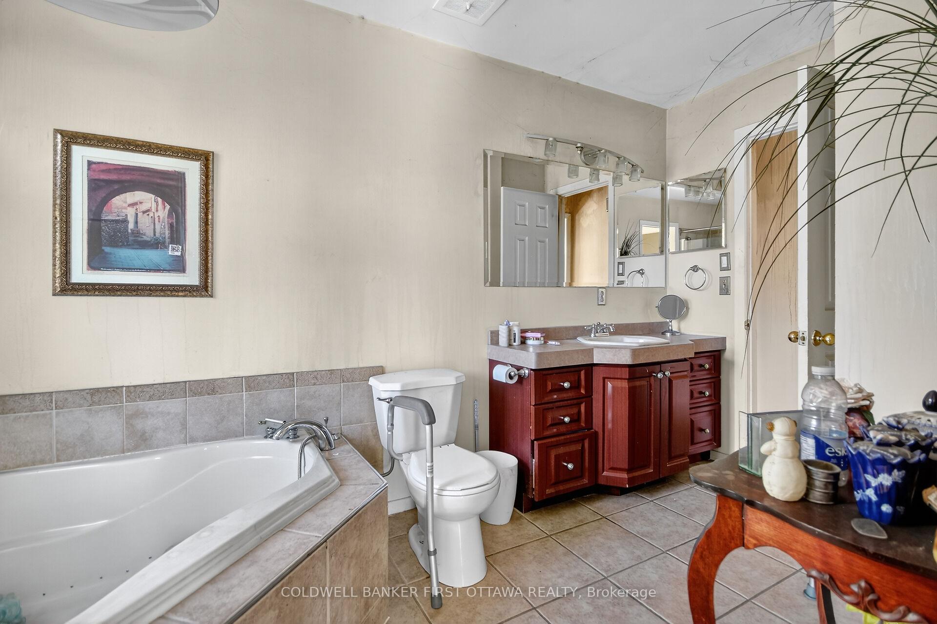 Photo 16 of 5228 McLean Crescent, Ottawa, Manotick Long Island & Nicholls Island — HOMEH