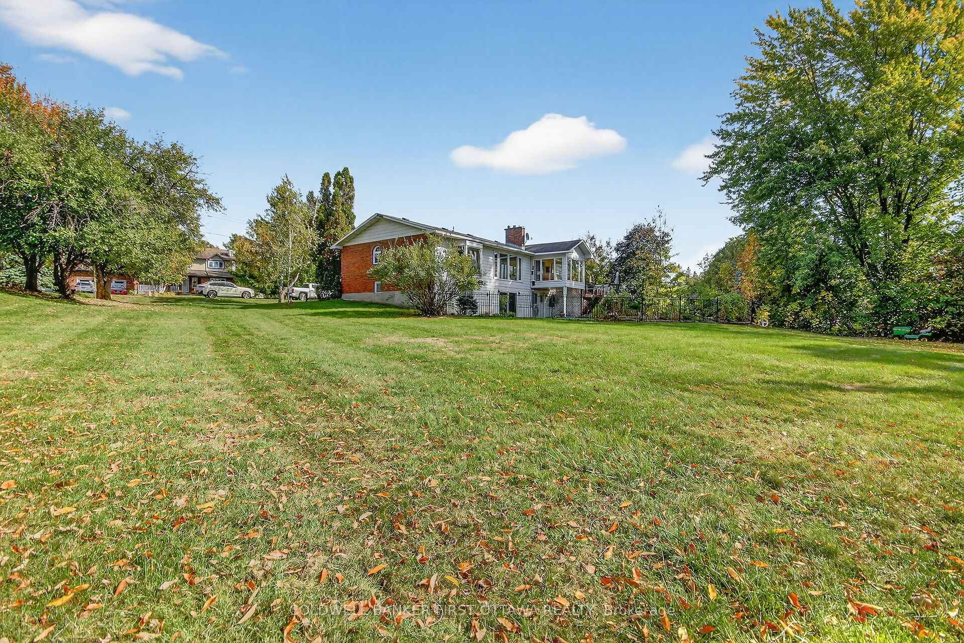 Photo 17 of 5228 McLean Crescent, Ottawa, Manotick Long Island & Nicholls Island — HOMEH