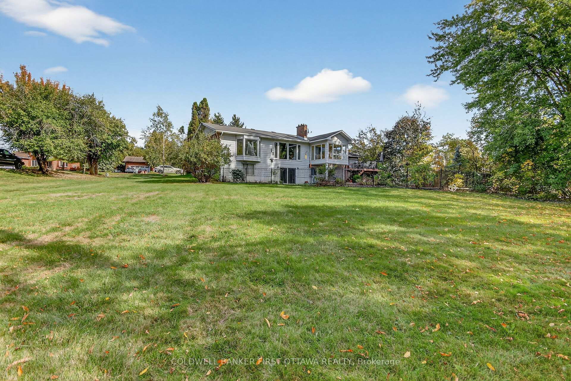 Photo 18 of 5228 McLean Crescent, Ottawa, Manotick Long Island & Nicholls Island — HOMEH