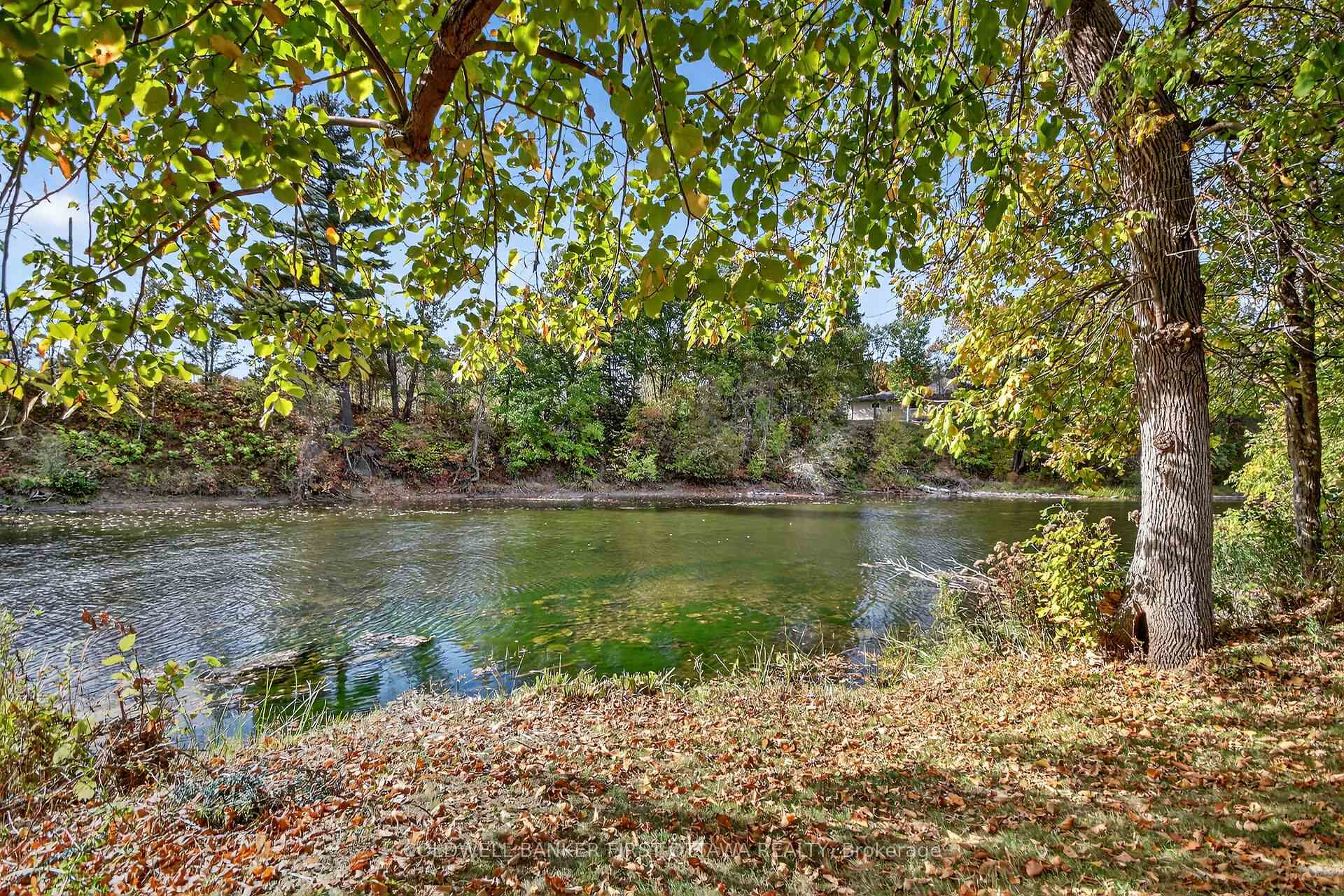 Photo 23 of 5228 McLean Crescent, Ottawa, Manotick Long Island & Nicholls Island — HOMEH