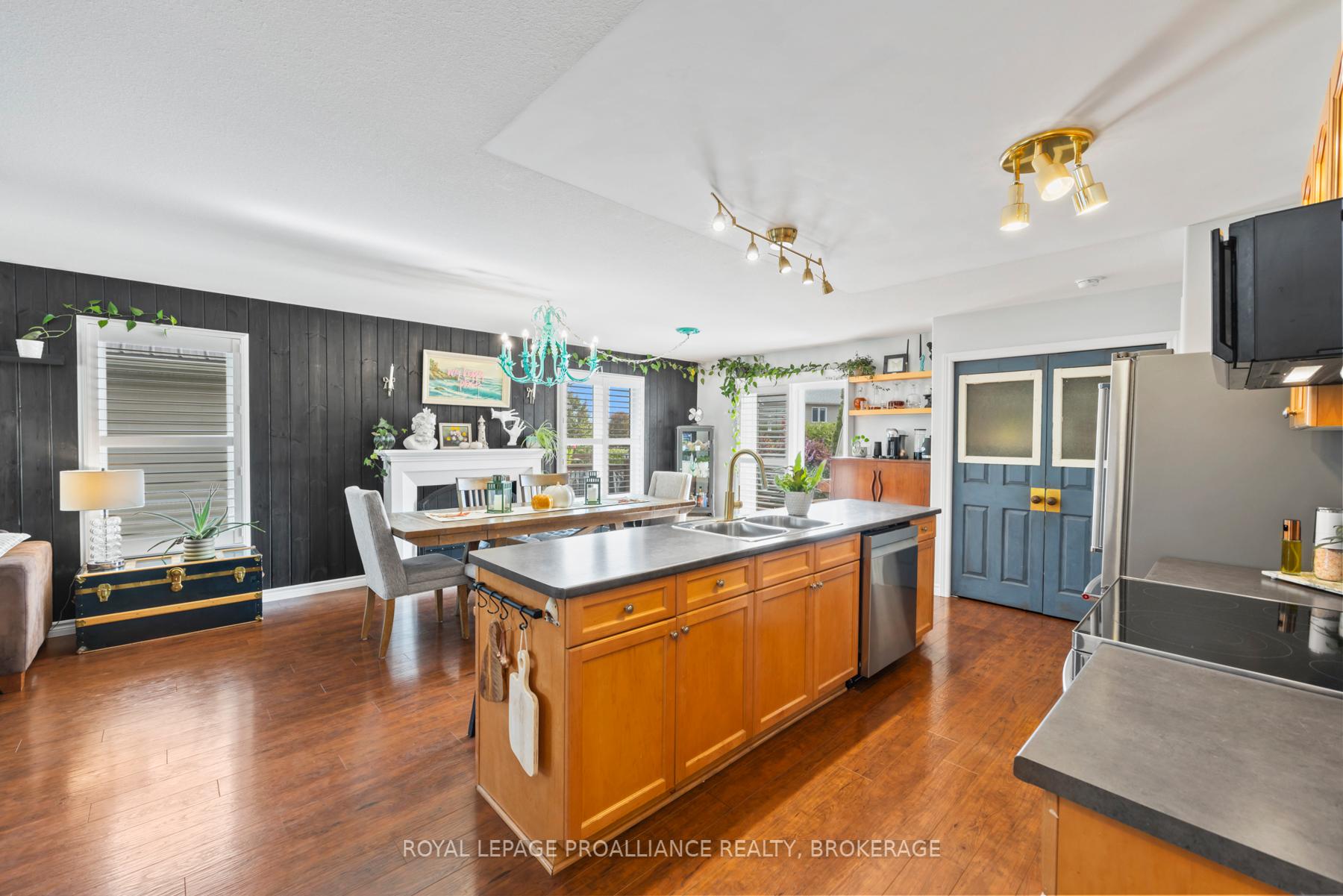 Photo 25 of 198 Kildare Avenue, Loyalist, Amherstview — HOMEH
