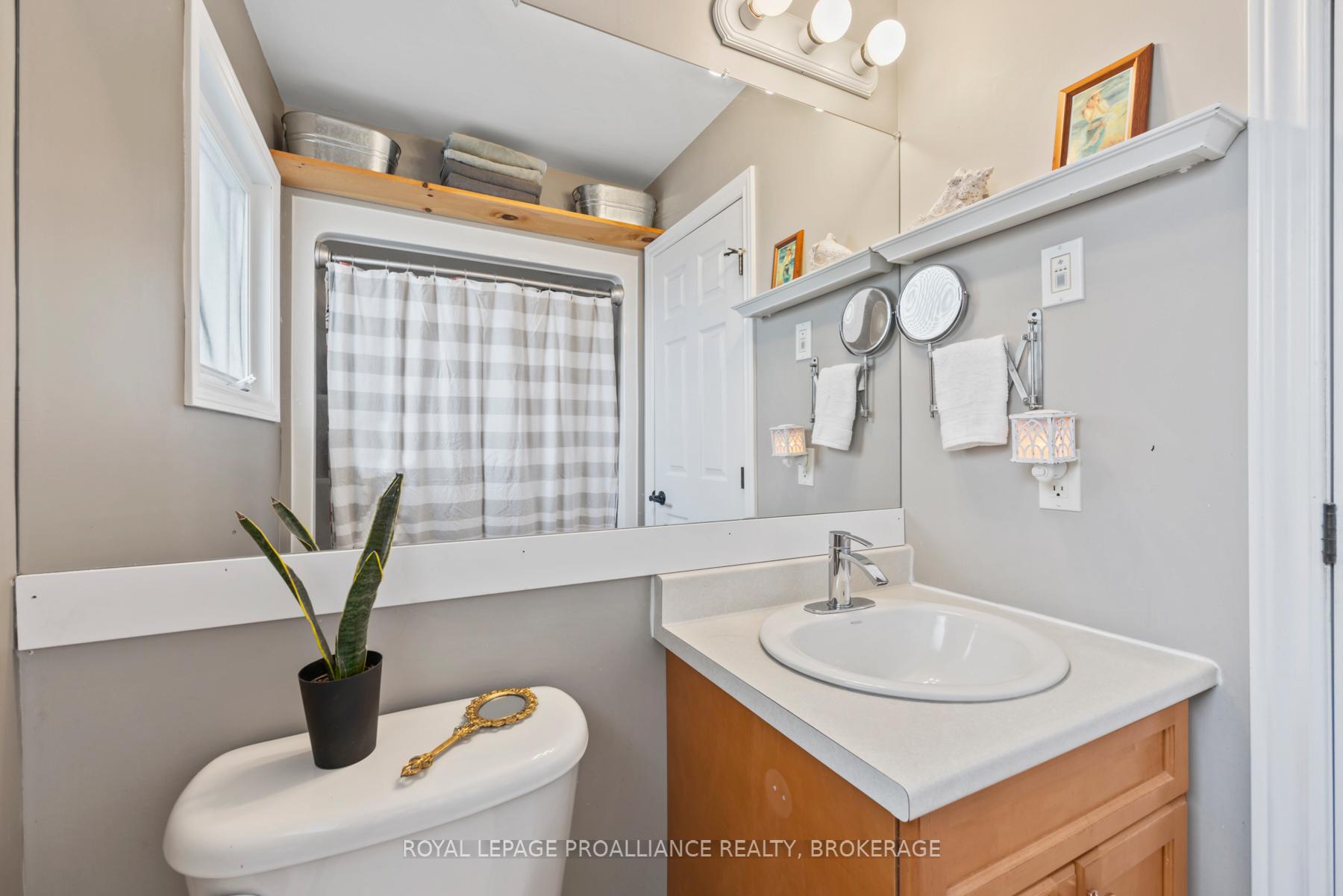 Photo 29 of 198 Kildare Avenue, Loyalist, Amherstview — HOMEH